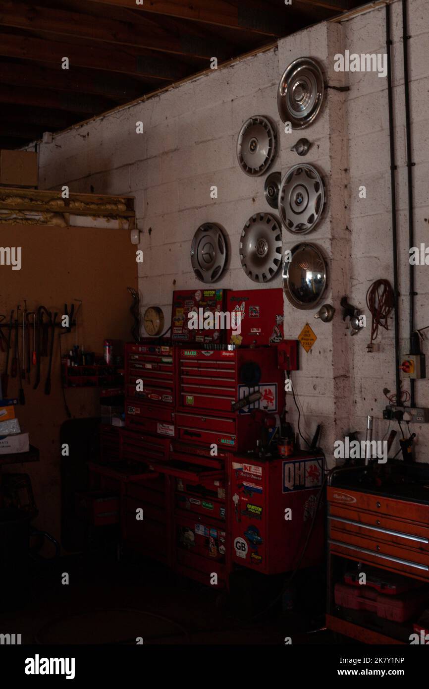 Werkzeuge in der Garage Stockfoto