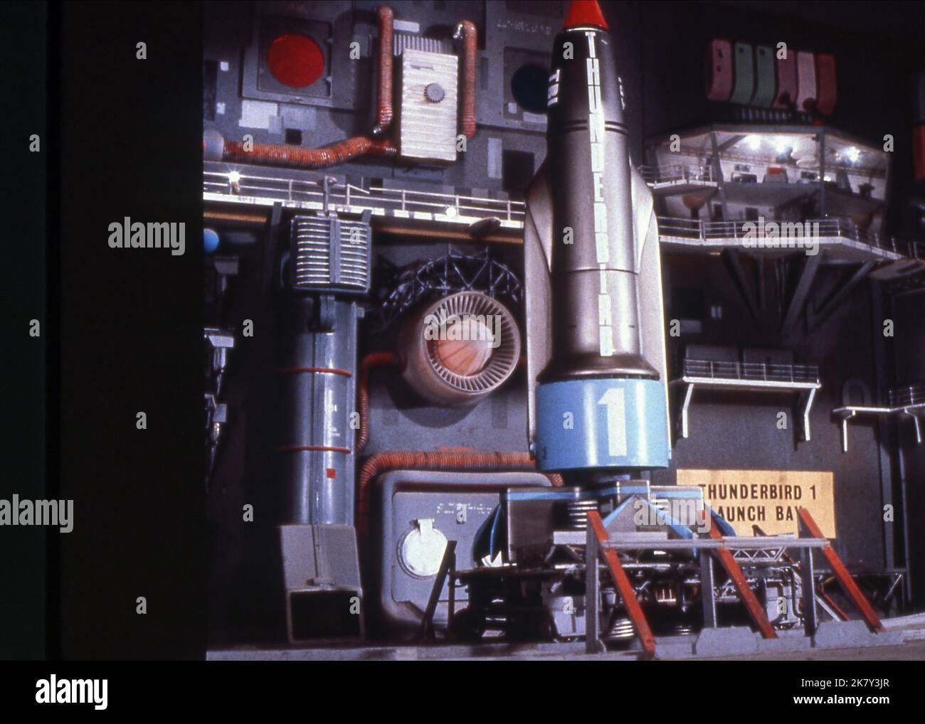 Thunderbird 1 Film Thunderbirds (1965) Regie Gerry Anderson 30