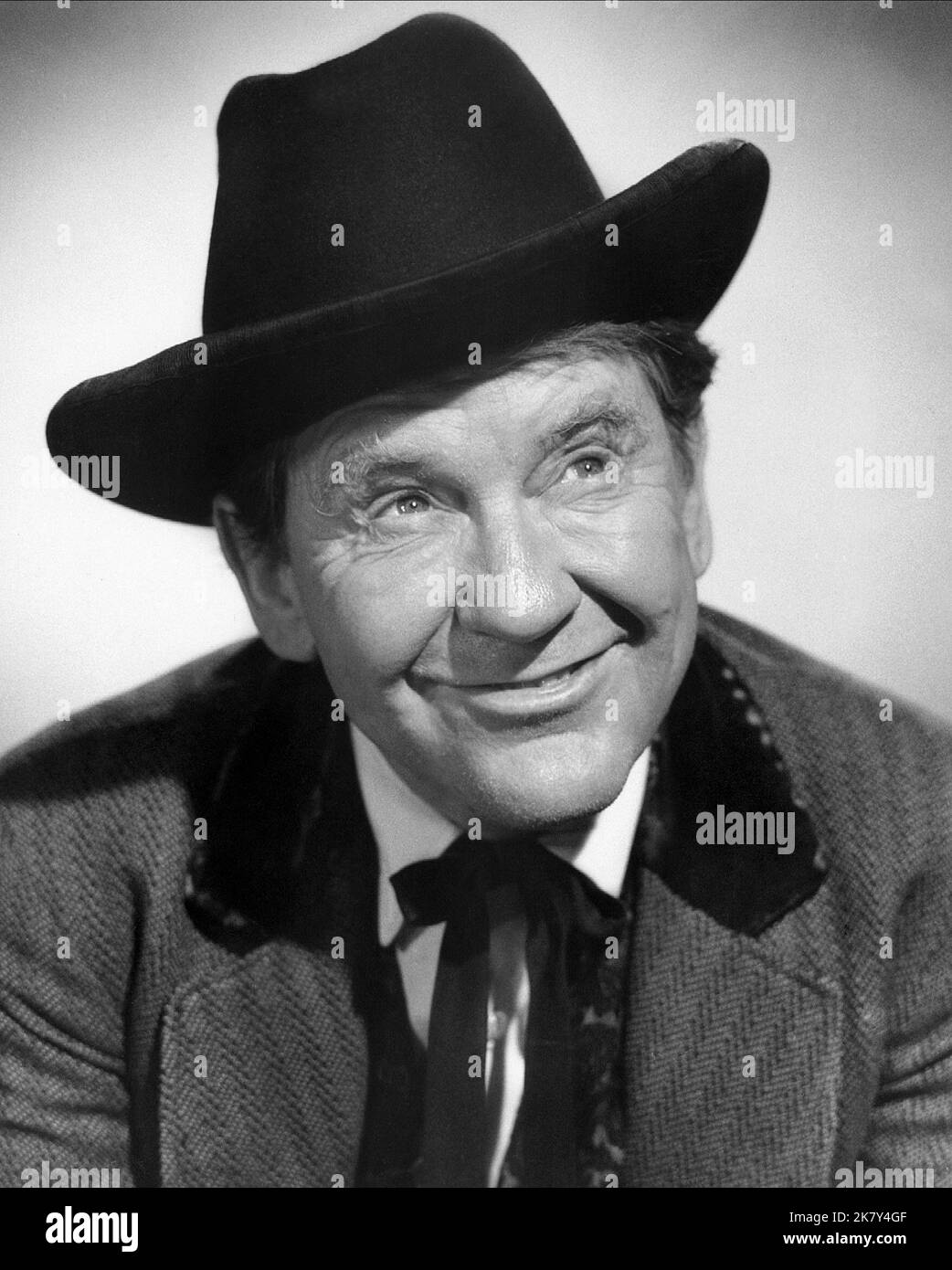 Burgess Meredith Film A Big Hand for the Little Lady (USA 1966) Charaktere: DOC Joseph Scully Regie: Fielder Cook 31 Mai 1966 **WARNUNG** dieses Foto ist nur für redaktionelle Zwecke bestimmt und ist urheberrechtlich geschützt von WARNER BROS. Und/oder dem von der Film- oder Produktionsgesellschaft beauftragten Fotografen und dürfen nur durch Veröffentlichungen in Verbindung mit der Werbung für den oben genannten Film reproduziert werden. Eine obligatorische Gutschrift an WARNER BROS. Ist erforderlich. Der Fotograf sollte ebenfalls angerechnet werden, wenn er bekannt ist. Ohne schriftliche Genehmigung der Film Company kann keine kommerzielle Nutzung gewährt werden. Stockfoto