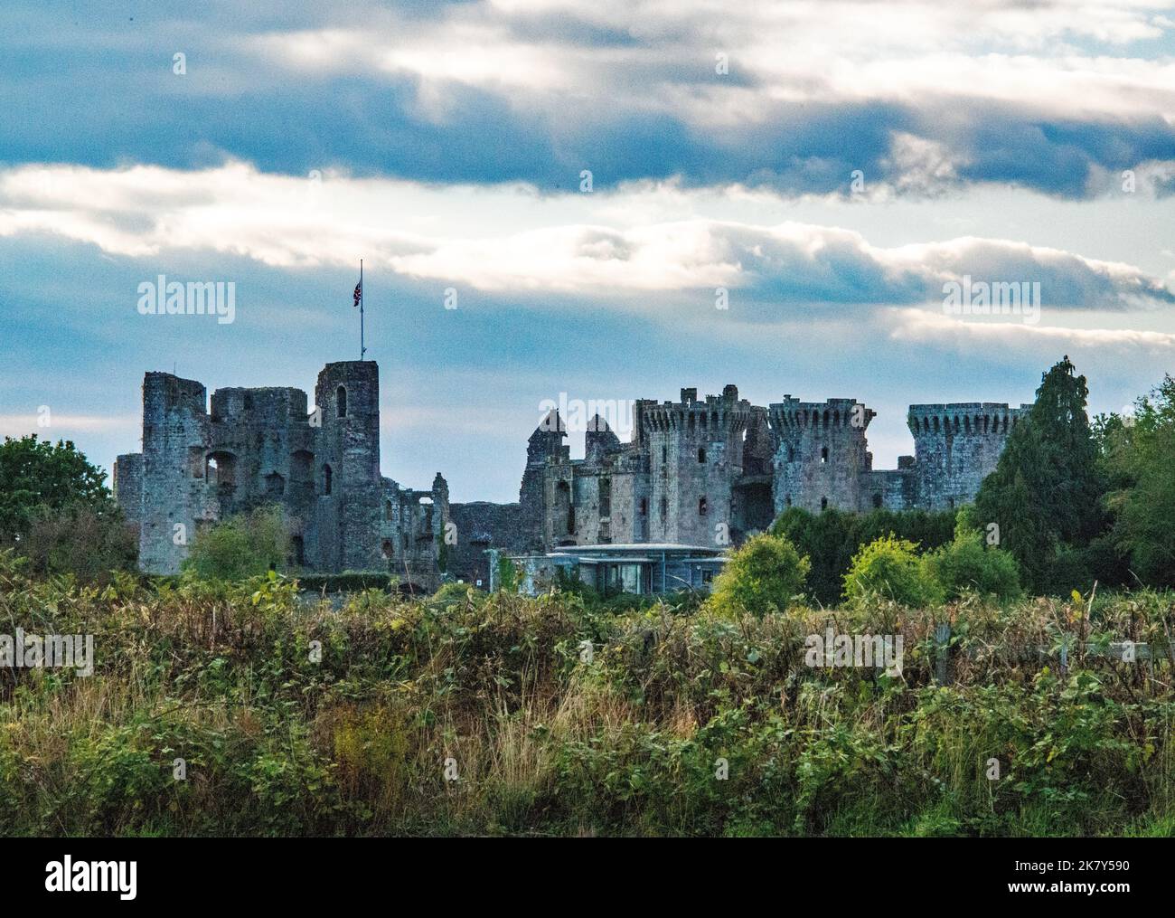 Raglan Castle / Castell Rhaglan. Monmouthshire im Südosten von Wales. Stockfoto