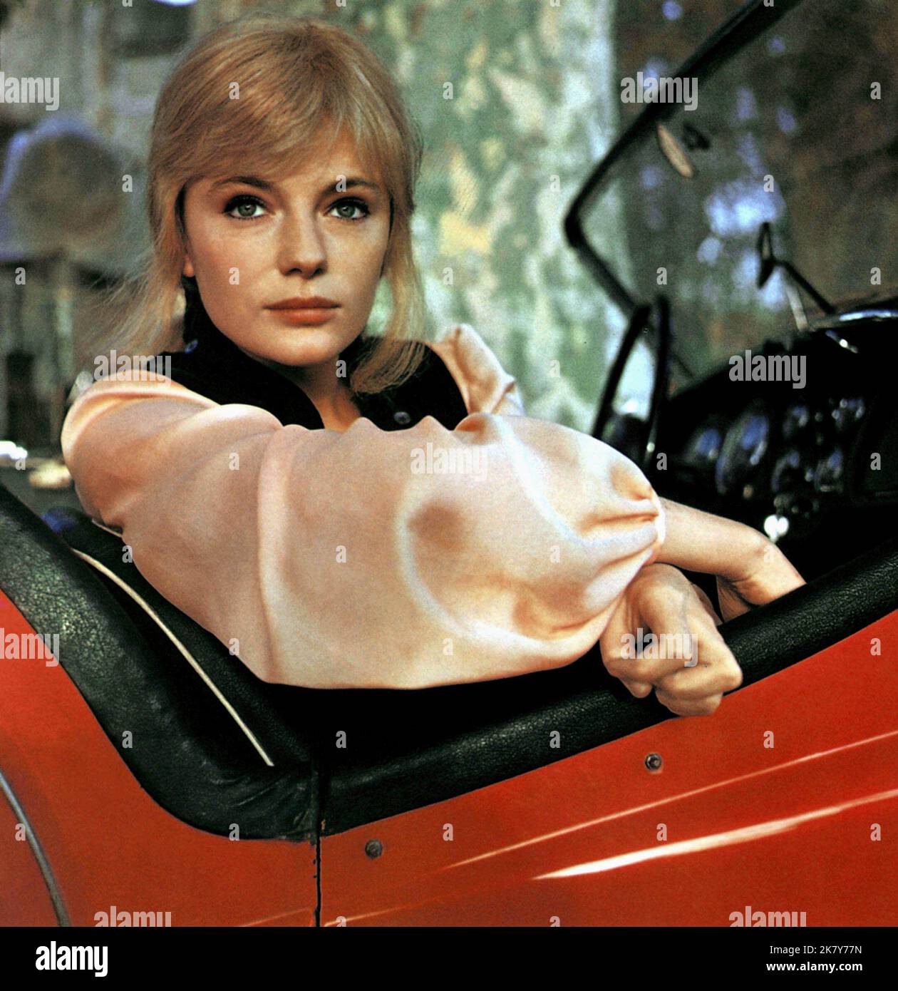 Jacqueline Bisset Film Secret World (1960) Charaktere: Wendy Sinclair Regie: Robert Freeman 02. Juli 1969 **WARNUNG** dieses Foto ist nur für redaktionelle Zwecke bestimmt und unterliegt dem Urheberrecht von 20 CENTURY FOX und/oder dem Fotografen, der von der Film or Production Company beauftragt wurde. Eine obligatorische Gutschrift für 20 CENTURY FOX ist erforderlich. Der Fotograf sollte ebenfalls angerechnet werden, wenn er bekannt ist. Ohne schriftliche Genehmigung der Film Company kann keine kommerzielle Nutzung gewährt werden. Stockfoto