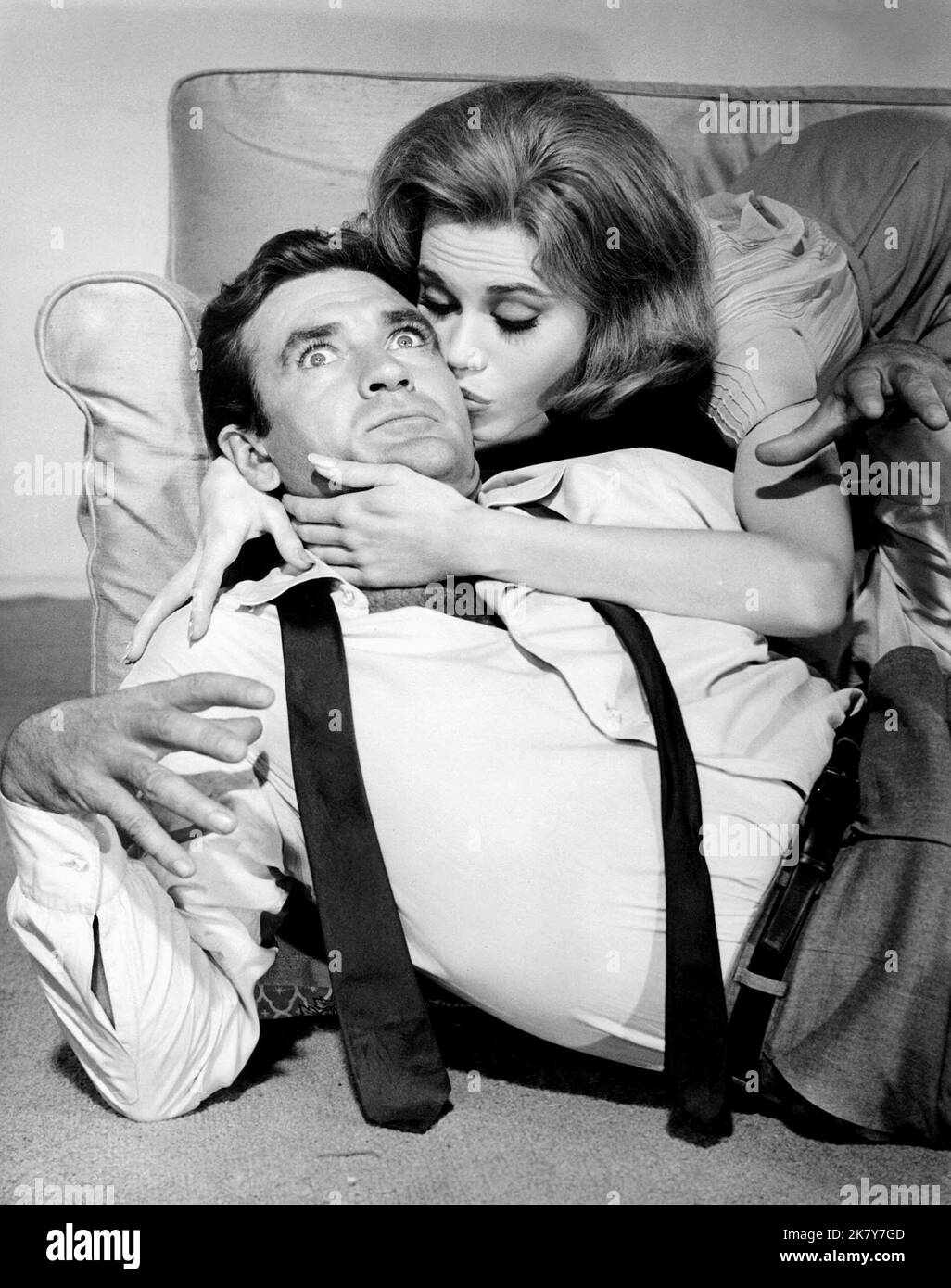 Rod Taylor & Jane Fonda Film Sunday in New York (1966) Charaktere: Mike Mitchell / Adam Tyler & Eileen Tyler Regie: Peter Tewksbury 13. November 1963 **WARNUNG** dieses Foto ist nur für redaktionelle Zwecke bestimmt und unterliegt dem Copyright von MGM und/oder dem Fotografen, der von der Film or Production Company zugewiesen wurde. Es kann nur durch Veröffentlichungen in Verbindung mit der Werbung für den oben genannten Film reproduziert werden. Eine obligatorische Gutschrift an MGM ist erforderlich. Der Fotograf sollte ebenfalls angerechnet werden, wenn er bekannt ist. Ohne schriftliche Genehmigung der Film Company kann keine kommerzielle Nutzung gewährt werden. Stockfoto