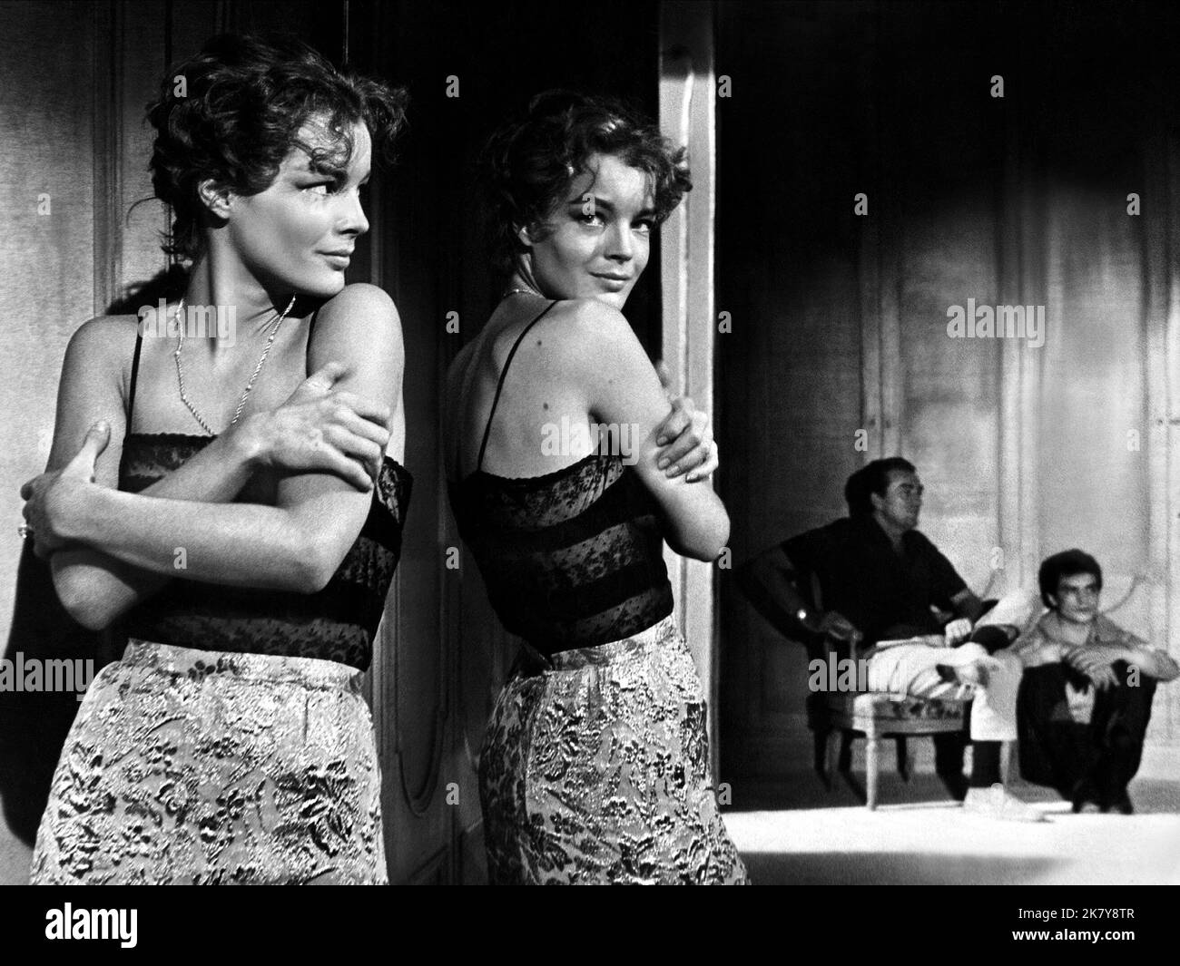 Romy Schneider Film Boccaccio '70 (EPISODEN Film) Charaktere: Pupe (Segment 'Il lavoro') IT/FR 1962, Regie: Luchino Visconti 22. Februar 1962 **WARNUNG** dieses Foto ist nur für redaktionelle Zwecke bestimmt und ist urheberrechtlich geschützt von BOTSCHAFTSBILDERN und/oder dem Fotografen, der von der Film- oder Produktionsgesellschaft beauftragt wurde. Eine obligatorische Gutschrift für BILDER DER BOTSCHAFT ist erforderlich. Der Fotograf sollte ebenfalls angerechnet werden, wenn er bekannt ist. Ohne schriftliche Genehmigung der Film Company kann keine kommerzielle Nutzung gewährt werden. Stockfoto