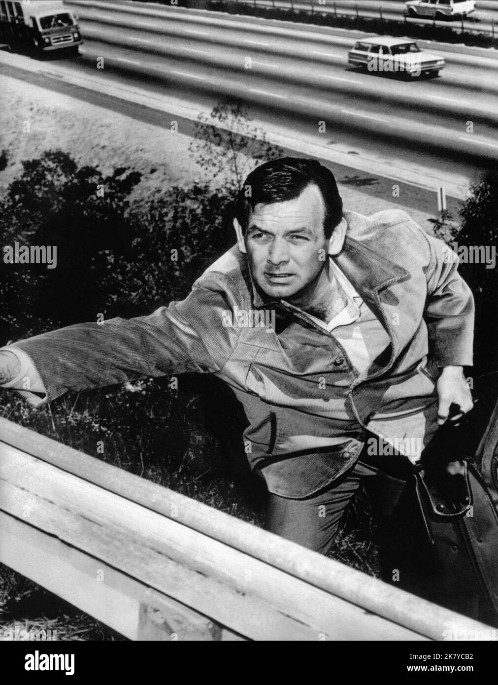 David Janssen Television: The Fugitive (TV-Serie) Charaktere: Richard Kimble USA 1963-1967, 17. September 1963 **WARNUNG** dieses Foto ist nur für redaktionelle Zwecke bestimmt und unterliegt dem Urheberrecht von UNITED ARTISTS TELEVISION und/oder dem Fotografen, der von der Film or Production Company beauftragt wurde. Es ist ein obligatorisches Guthaben für UNITED ARTISTS TELEVISION erforderlich. Der Fotograf sollte ebenfalls angerechnet werden, wenn er bekannt ist. Ohne schriftliche Genehmigung der Film Company kann keine kommerzielle Nutzung gewährt werden. Stockfoto