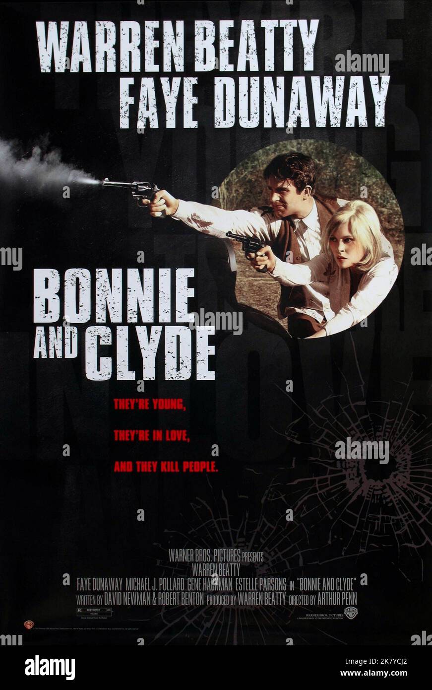 Warren Beatty & Faye Dunaway Poster Film Bonnie and Clyde (USA 1967) Charaktere: Clyde Barrow, Bonnie Parker Regie: Arthur Penn 18. Juli 1967 **WARNUNG** dieses Foto ist nur für redaktionelle Zwecke bestimmt und ist urheberrechtlich geschützt von WARNER BROS. Und/oder dem von der Film- oder Produktionsgesellschaft beauftragten Fotografen und dürfen nur durch Veröffentlichungen in Verbindung mit der Werbung für den oben genannten Film reproduziert werden. Eine obligatorische Gutschrift an WARNER BROS. Ist erforderlich. Der Fotograf sollte ebenfalls angerechnet werden, wenn er bekannt ist. Ohne schriftliche Genehmigung der Film Company kann keine kommerzielle Nutzung gewährt werden. Stockfoto