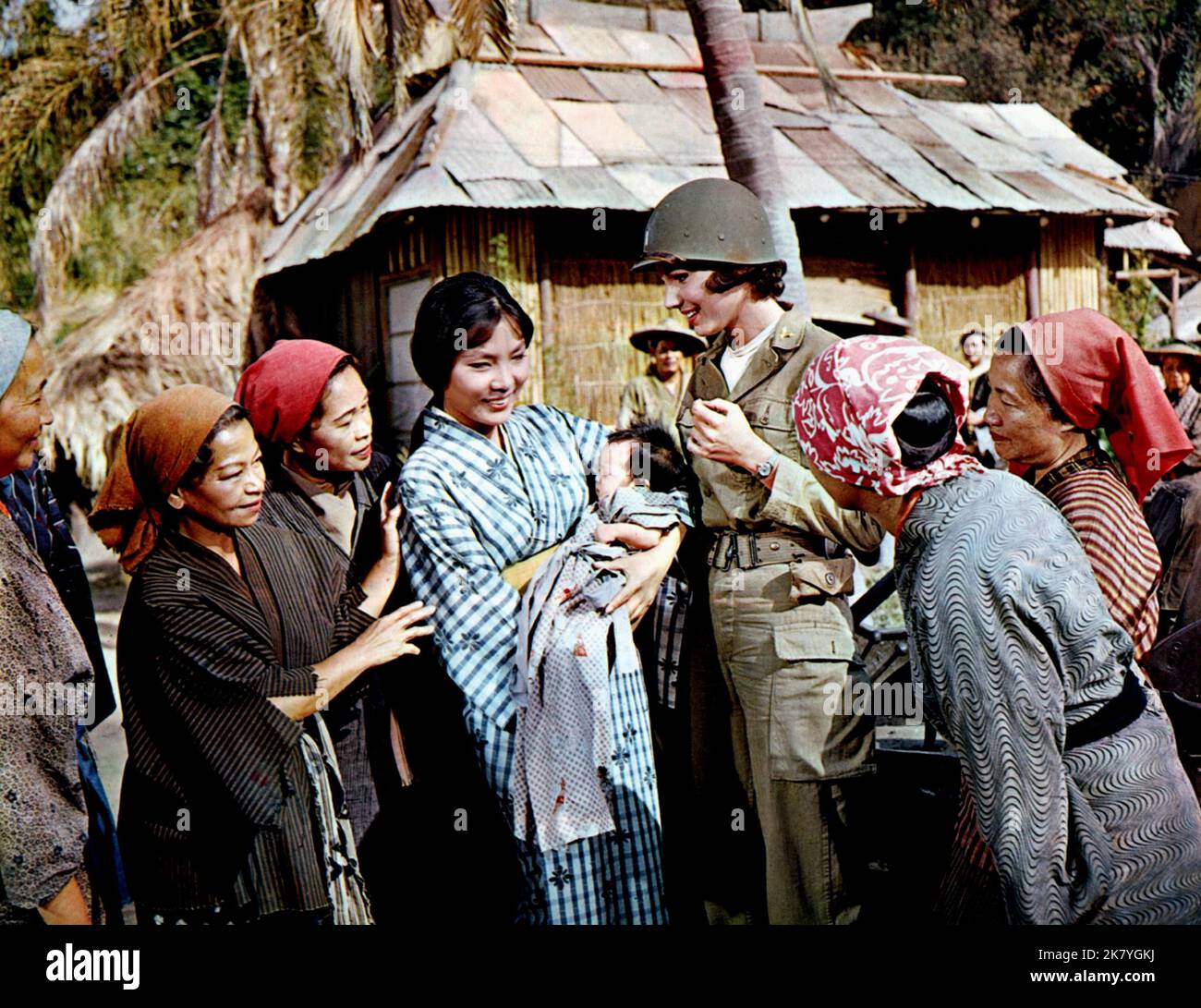Paula Prentiss Film The Horizontal Lieutenant (1962) Charaktere: Molly Blue Regie: Richard Thorpe 18. April 1962 **WARNUNG** dieses Foto ist nur für redaktionelle Zwecke bestimmt und unterliegt dem Urheberrecht von METRO und/oder dem Fotografen, der von der Film- oder Produktionsgesellschaft beauftragt wurde. Eine obligatorische Gutschrift an METRO ist erforderlich. Der Fotograf sollte ebenfalls angerechnet werden, wenn er bekannt ist. Ohne schriftliche Genehmigung der Film Company kann keine kommerzielle Nutzung gewährt werden. Stockfoto