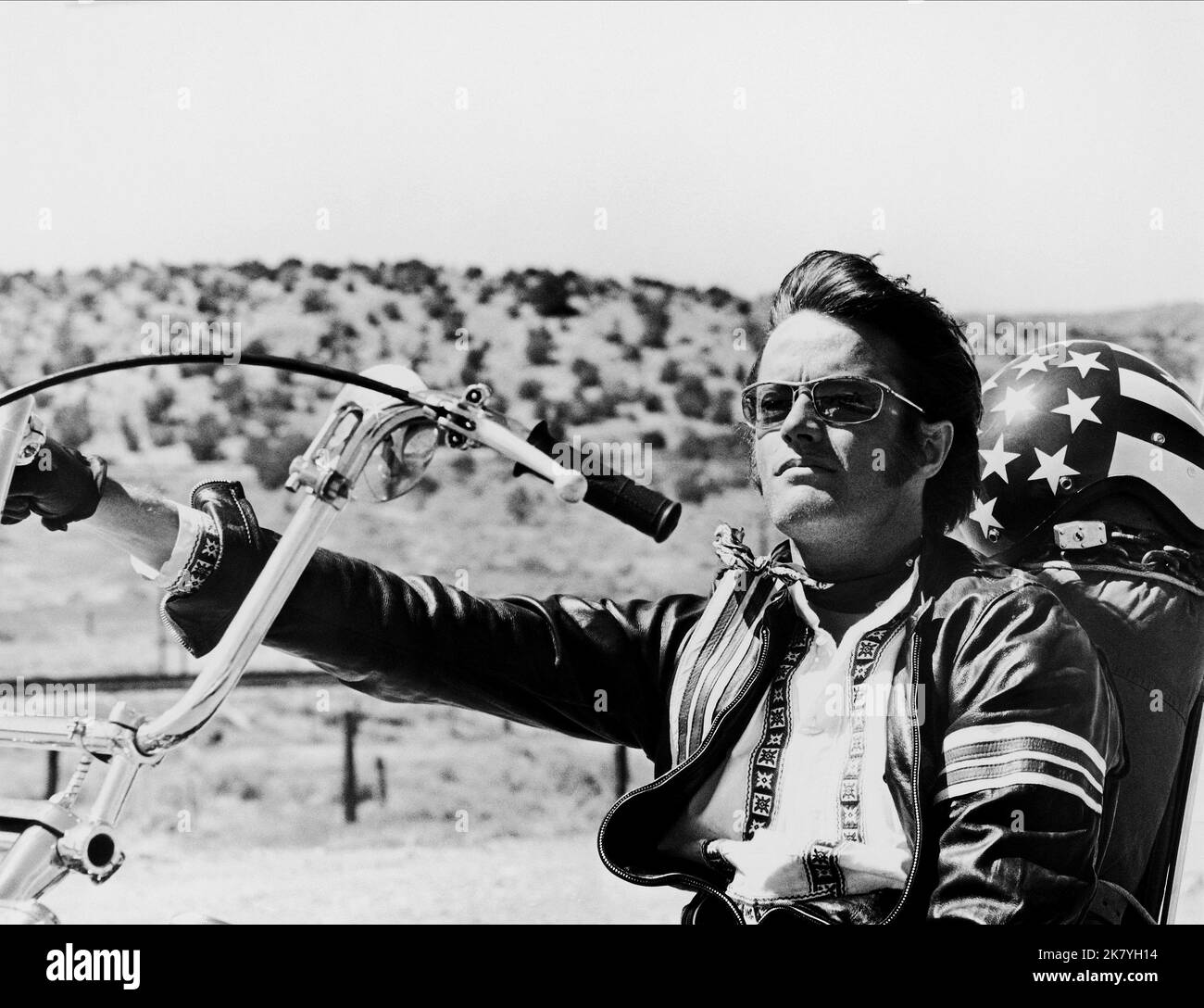 Peter Fonda Film: Easy Rider (USA 1969) Charaktere: Wyatt Regie: Dennis Hopper 08 May 1969 **WARNUNG** Dieses Foto ist nur für redaktionelle Zwecke bestimmt und unterliegt dem Copyright von COLUMBIA und/oder dem von der Film oder Production Company beauftragten Fotografen und kann nur von Publikationen im Zusammenhang mit der Bewerbung des oben genannten Films reproduziert werden. Eine obligatorische Gutschrift an COLUMBIA ist erforderlich. Der Fotograf sollte auch bei Bekanntwerden des Fotos gutgeschrieben werden. Ohne schriftliche Genehmigung der Film Company kann keine kommerzielle Nutzung gewährt werden. Stockfoto