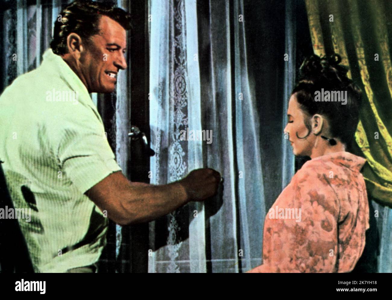 Richard Egan & Audrey Totter Film Chubasco (1968) Charaktere: Sebastian & Theresa Regie: Allen H. Miner 01. Juni 1968 **WARNUNG** dieses Foto ist nur für redaktionelle Zwecke bestimmt und unterliegt dem Copyright von WARNER und/oder dem Fotografen, der von der Film or Production Company zugewiesen wurde. Es kann nur durch Veröffentlichungen in Verbindung mit der Werbung für den obigen Film reproduziert werden. Eine obligatorische Gutschrift an WARNER ist erforderlich. Der Fotograf sollte ebenfalls angerechnet werden, wenn er bekannt ist. Ohne schriftliche Genehmigung der Film Company kann keine kommerzielle Nutzung gewährt werden. Stockfoto