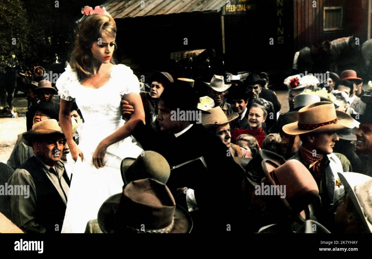 Jane Fonda Film Cat Ballou (1965) Charaktere: Catherine 'Cat' Ballou Regie: Elliot Silverstein 24. Juni 1965 **WARNUNG** dieses Foto ist nur für redaktionelle Zwecke bestimmt und unterliegt dem Copyright von COLUMBIA und/oder dem Fotografen, der von der Film- oder Produktionsgesellschaft beauftragt wurde. Es kann nur durch Veröffentlichungen in Verbindung mit der Werbung für den oben genannten Film reproduziert werden. Eine obligatorische Gutschrift für COLUMBIA ist erforderlich. Der Fotograf sollte ebenfalls angerechnet werden, wenn er bekannt ist. Ohne schriftliche Genehmigung der Film Company kann keine kommerzielle Nutzung gewährt werden. Stockfoto