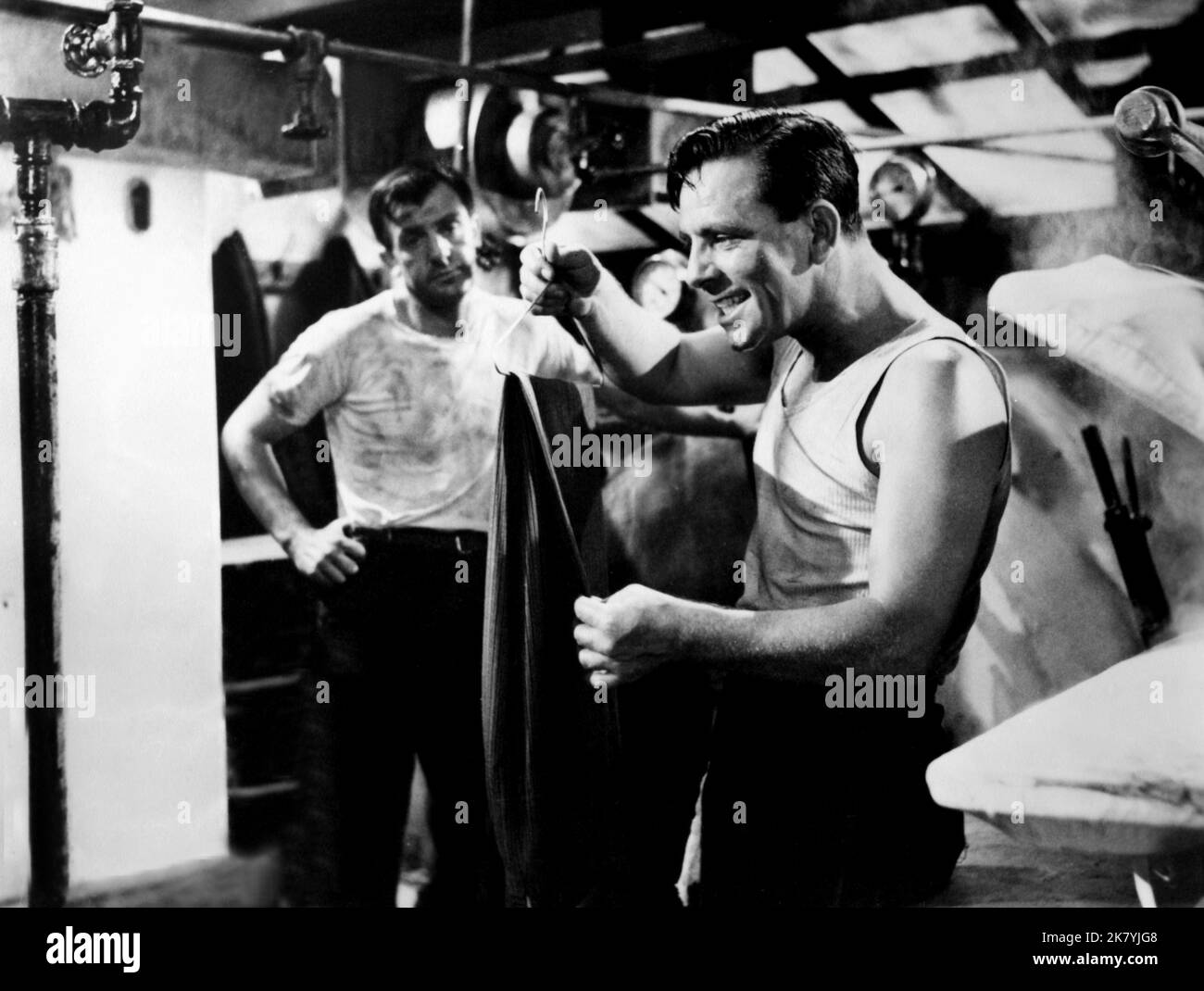 Norman Wisdom Film Follow A Star (UK 1959) Charaktere: Norman Truscott Regie: Robert Asher 15. Dezember 1960 **WARNUNG** dieses Foto ist nur für redaktionelle Zwecke bestimmt und unterliegt dem Urheberrecht DER RANGORGANISATION und/oder des Fotografen, der von der Film or Production Company zugewiesen wurde. Eine obligatorische Gutschrift für DIE RANGORGANISATION ist erforderlich. Der Fotograf sollte ebenfalls angerechnet werden, wenn er bekannt ist. Ohne schriftliche Genehmigung der Film Company kann keine kommerzielle Nutzung gewährt werden. Stockfoto