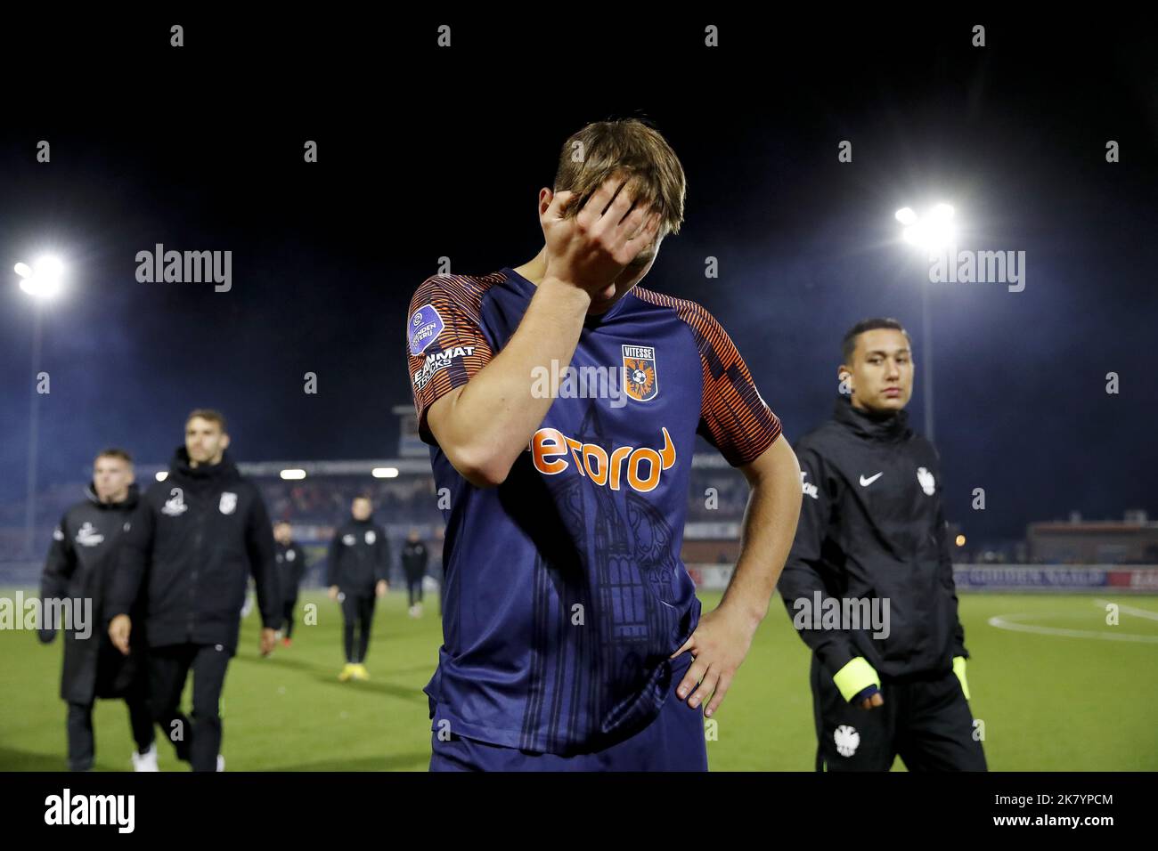 Werkendam - Bartosz Bialek von Vitesse während des Toto KNVB Cup Spiels zwischen Kozak Boys und Vitesse im Sportpark de Zwaaier am 19. Oktober 2022 in Werkendam, Niederlande. ANP | Niederländische Höhe | BART STOUTJEDIJK Stockfoto