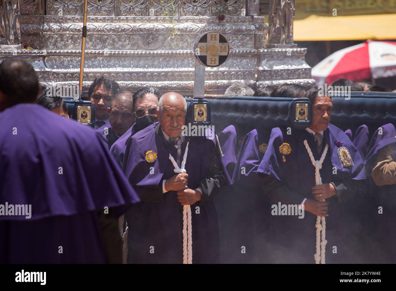 Prozession der 'Señor de los Milagros' in Huancayo, Peru. Stockfoto