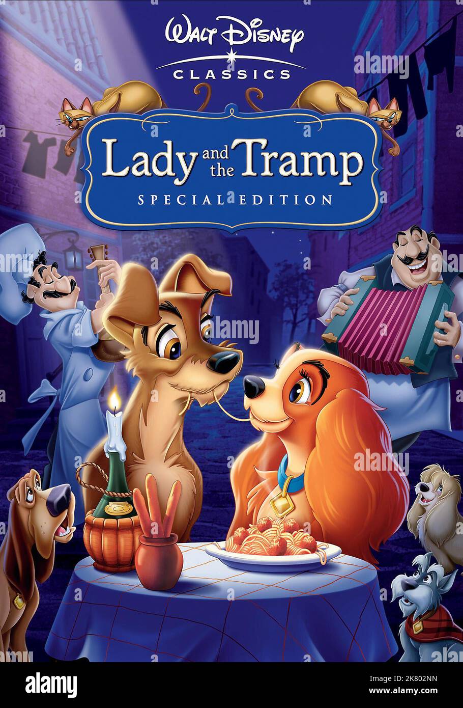 Tramp & Lady Poster Film: Lady and the Tramp (USA 1955) Regie: Clyde Geronimi, Wilfred Jackson, Hamilton Luske, Regie: C Geronimi, W Jackson, H Luske 16 June 1955 **WARNUNG** Dieses Foto ist nur für redaktionelle Zwecke bestimmt und unterliegt dem Copyright von DISNEY und/oder dem Fotografen, der von der Film- oder Produktionsfirma beauftragt wurde, und kann nur von Publikationen im Zusammenhang mit der Bewerbung des oben genannten Films reproduziert werden. Eine obligatorische Gutschrift an DISNEY ist erforderlich. Der Fotograf sollte auch bei Bekanntwerden des Fotos gutgeschrieben werden. Ohne schriftliche Genehmigung der Film Company kann keine kommerzielle Nutzung gewährt werden. Stockfoto