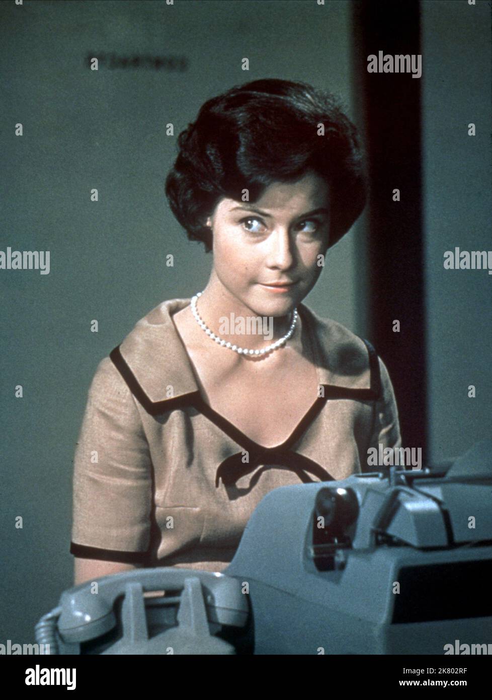 Diane Baker Film: Das Beste Von Allem (1959) Charaktere: April Morrison 09 October 1959 **WARNUNG** Dieses Foto ist nur für den redaktionellen Gebrauch bestimmt und unterliegt dem Copyright von 20 CENTURY FOX und/oder des Fotografen, der von der Film- oder Produktionsfirma beauftragt wurde, und kann nur durch Publikationen im Zusammenhang mit der Bewerbung des oben genannten Films reproduziert werden. Eine obligatorische Gutschrift an 20 CENTURY FOX ist erforderlich. Der Fotograf sollte auch bei Bekanntwerden des Fotos gutgeschrieben werden. Ohne schriftliche Genehmigung der Film Company kann keine kommerzielle Nutzung gewährt werden. Stockfoto