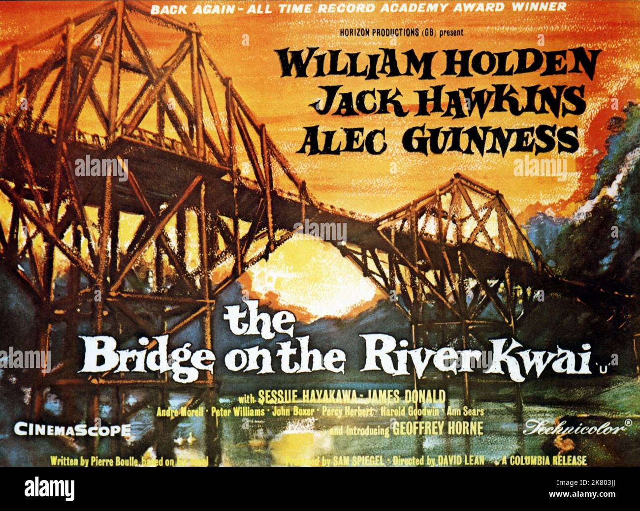 Film Poster Film: Die Brücke Am Fluss Kwai (1957) Regie: David Lean 02 October 1957 **WARNUNG** Dieses Foto ist nur für redaktionelle Zwecke bestimmt und unterliegt dem Copyright von COLUMBIA und/oder dem von der Film- oder Produktionsfirma beauftragten Fotografen und kann nur durch Publikationen im Zusammenhang mit der Bewerbung des oben genannten Films reproduziert werden. Eine obligatorische Gutschrift an COLUMBIA ist erforderlich. Der Fotograf sollte auch bei Bekanntwerden des Fotos gutgeschrieben werden. Ohne schriftliche Genehmigung der Film Company kann keine kommerzielle Nutzung gewährt werden. Stockfoto