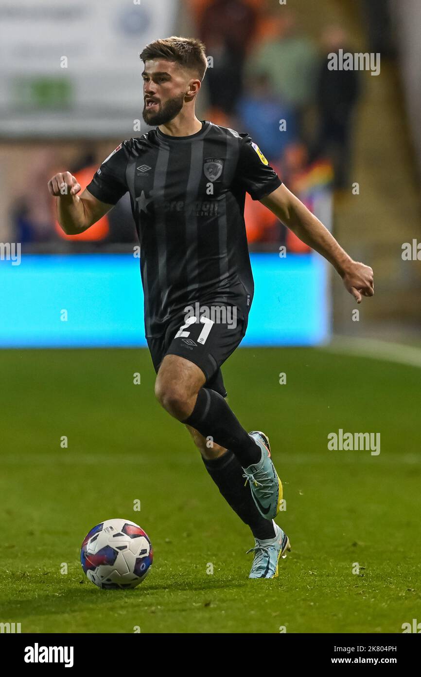 Brandon Fleming #21 von Hull City während des Spiels während des Sky Bet Championship-Spiels Blackpool gegen Hull City in der Bloomfield Road, Blackpool, Großbritannien, 19.. Oktober 2022 (Foto von Craig Thomas/News Images) Stockfoto