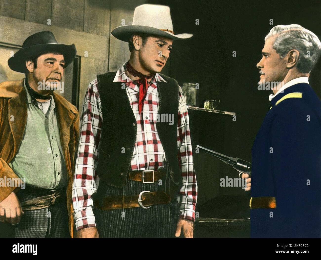 Gary Cooper Film: Springfield Rifle (1952) Charaktere: Maj. Alex 'Lex' Kearney Regie: Andre De Toth 22 October 1952 **WARNUNG** Dieses Foto ist nur für redaktionelle Zwecke bestimmt und unterliegt dem Copyright von WARNER BROS und/oder des Fotografen, der von der Film- oder Produktionsfirma beauftragt wurde, und kann nur von Publikationen im Zusammenhang mit der Bewerbung des oben genannten Films reproduziert werden. Eine obligatorische Gutschrift an WARNER BROS ist erforderlich. Der Fotograf sollte auch bei Bekanntwerden des Fotos gutgeschrieben werden. Ohne schriftliche Genehmigung der Film Company kann keine kommerzielle Nutzung gewährt werden. Stockfoto