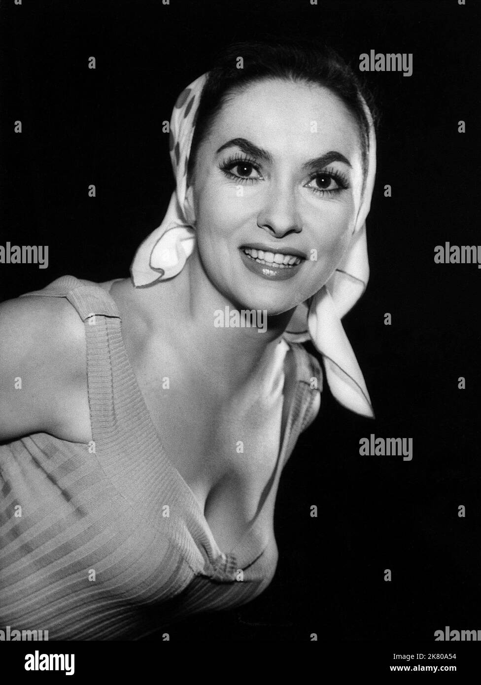 Gina Lollobrigida Film Touch of Evil (USA 1958) Regie: Orson Wells 23. April 1958 **WARNUNG** dieses Foto ist nur für redaktionelle Zwecke bestimmt und unterliegt dem Urheberrecht von UNIVERSAL und/oder dem Fotografen, der von der Film or Production Company beauftragt wurde. Es kann nur durch Veröffentlichungen in Verbindung mit der Werbung für den oben genannten Film reproduziert werden. Eine obligatorische Gutschrift für UNIVERSAL ist erforderlich. Der Fotograf sollte ebenfalls angerechnet werden, wenn er bekannt ist. Ohne schriftliche Genehmigung der Film Company kann keine kommerzielle Nutzung gewährt werden. Stockfoto