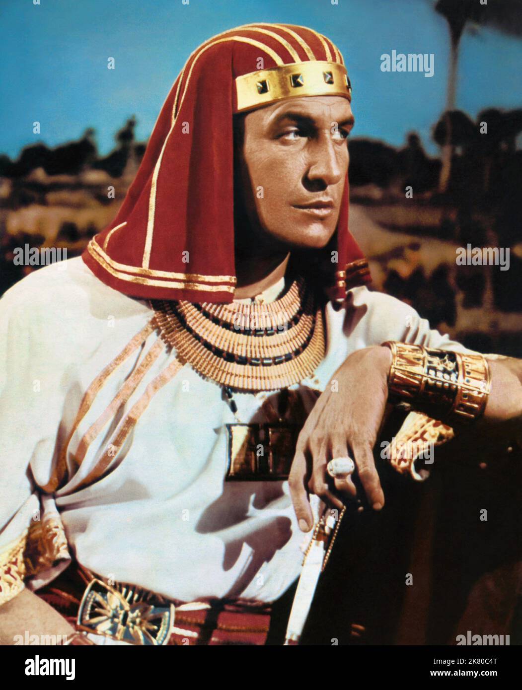 Vincent Price Film The Ten Commandments (USA 1956) Charaktere: Baka Regie: Cecil B. DeMille 05. Oktober 1956 **WARNUNG** dieses Foto ist nur für redaktionelle Zwecke bestimmt und unterliegt dem Urheberrecht von UNIVERSAL und/oder dem Fotografen, der von der Film- oder Produktionsgesellschaft beauftragt wurde. Es kann nur durch Veröffentlichungen in Verbindung mit der Werbung für den obigen Film reproduziert werden. Eine obligatorische Gutschrift für UNIVERSAL ist erforderlich. Der Fotograf sollte ebenfalls angerechnet werden, wenn er bekannt ist. Ohne schriftliche Genehmigung der Film Company kann keine kommerzielle Nutzung gewährt werden. Stockfoto