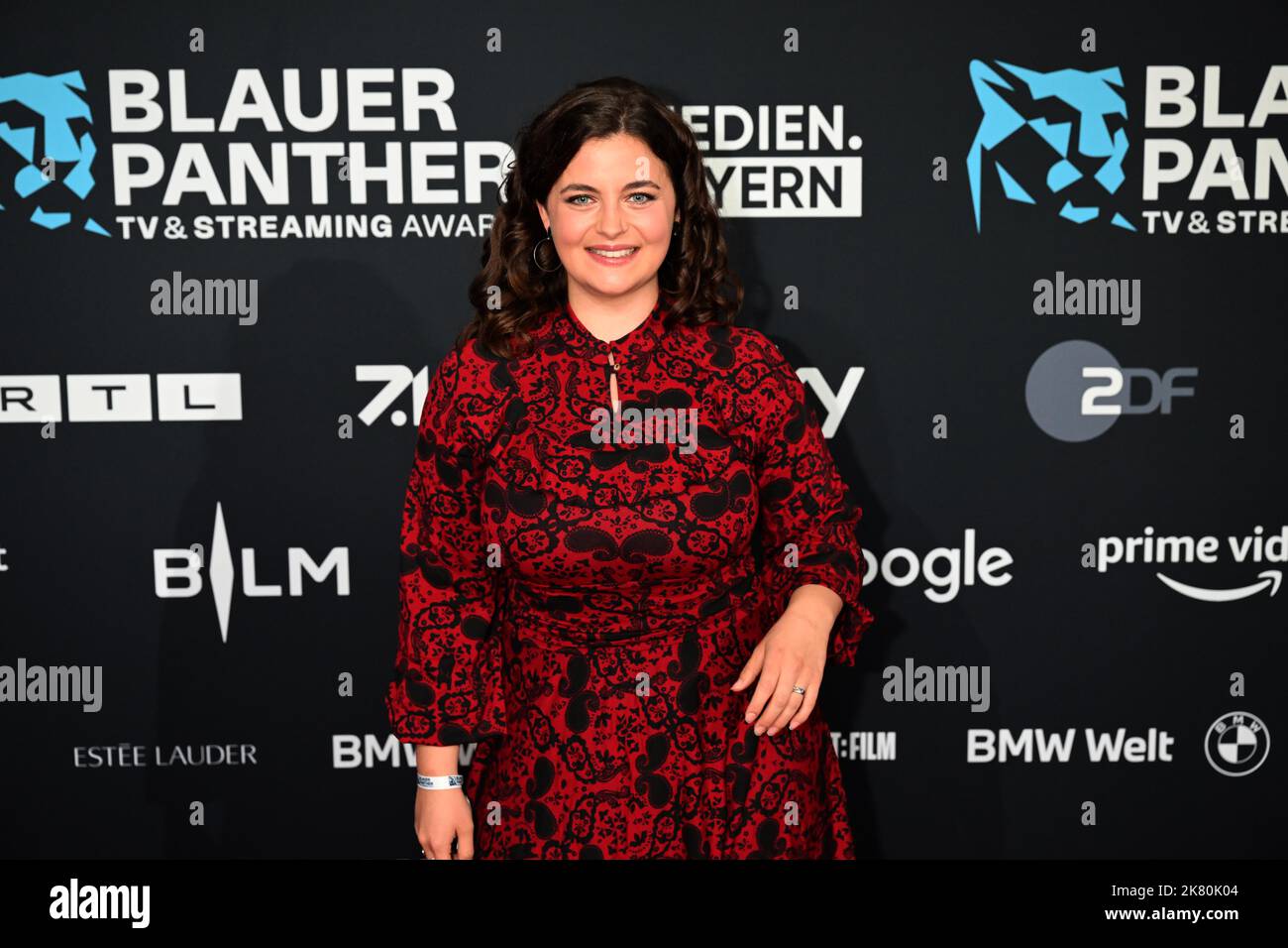 München, Deutschland. 19. Oktober 2022. Sxhaus-Spielerin Ronja Forcher zeigt sich bei der Verleihung des Blauen Panther - TV & Streaming Award im Rahmen der Münchner Medientage in der .BMW Welt. Quelle: Felix Hörhager/dpa/Alamy Live News Stockfoto
