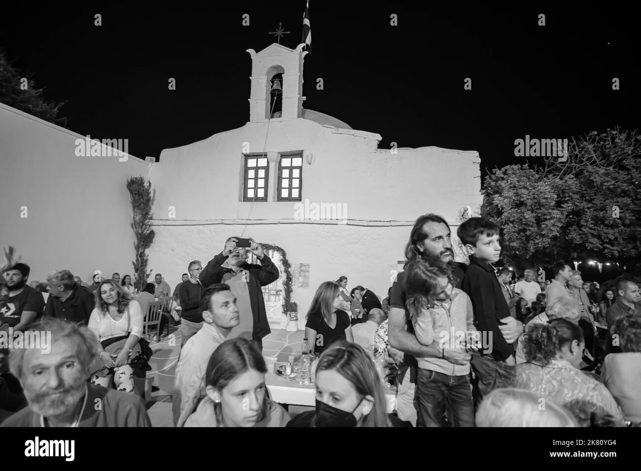 IOS, Griechenland - 7. September 2022 : Ein traditionelles Fest in iOS Griechenland, bei dem Einheimische und Touristen die Heilige Maria in Agia Theodoti feiern Stockfoto