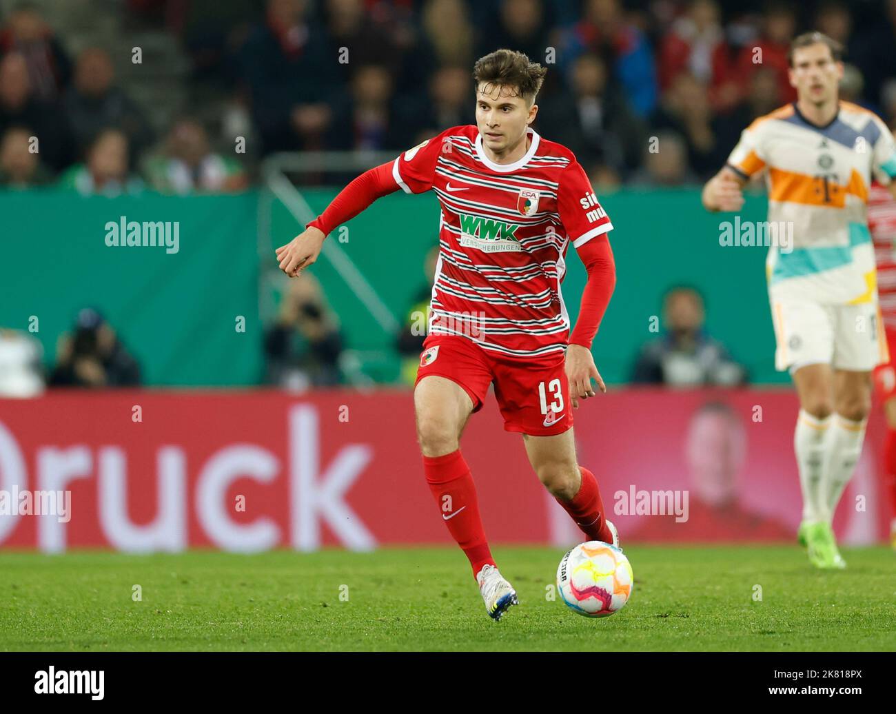 Augsburg, Deutschland. 19. Oktober 2022. Elvis Rexhbecaj (13, FC Augsburg/FCA) Quelle: SPP Sport Press Foto. /Alamy Live News Stockfoto