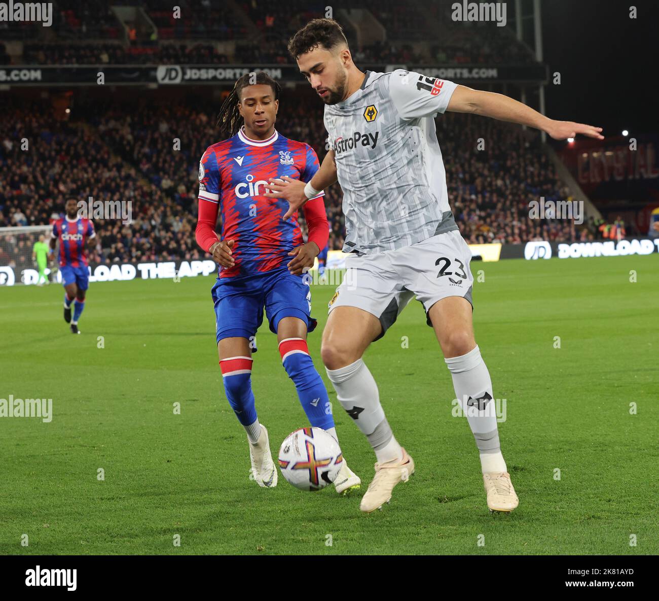 London ENGLAND - Oktober 18: Wolverhampton Wanderers' Max Kilman beim Fußballspiel der englischen Premier League zwischen Crystal Palace und Wolverhampton Stockfoto