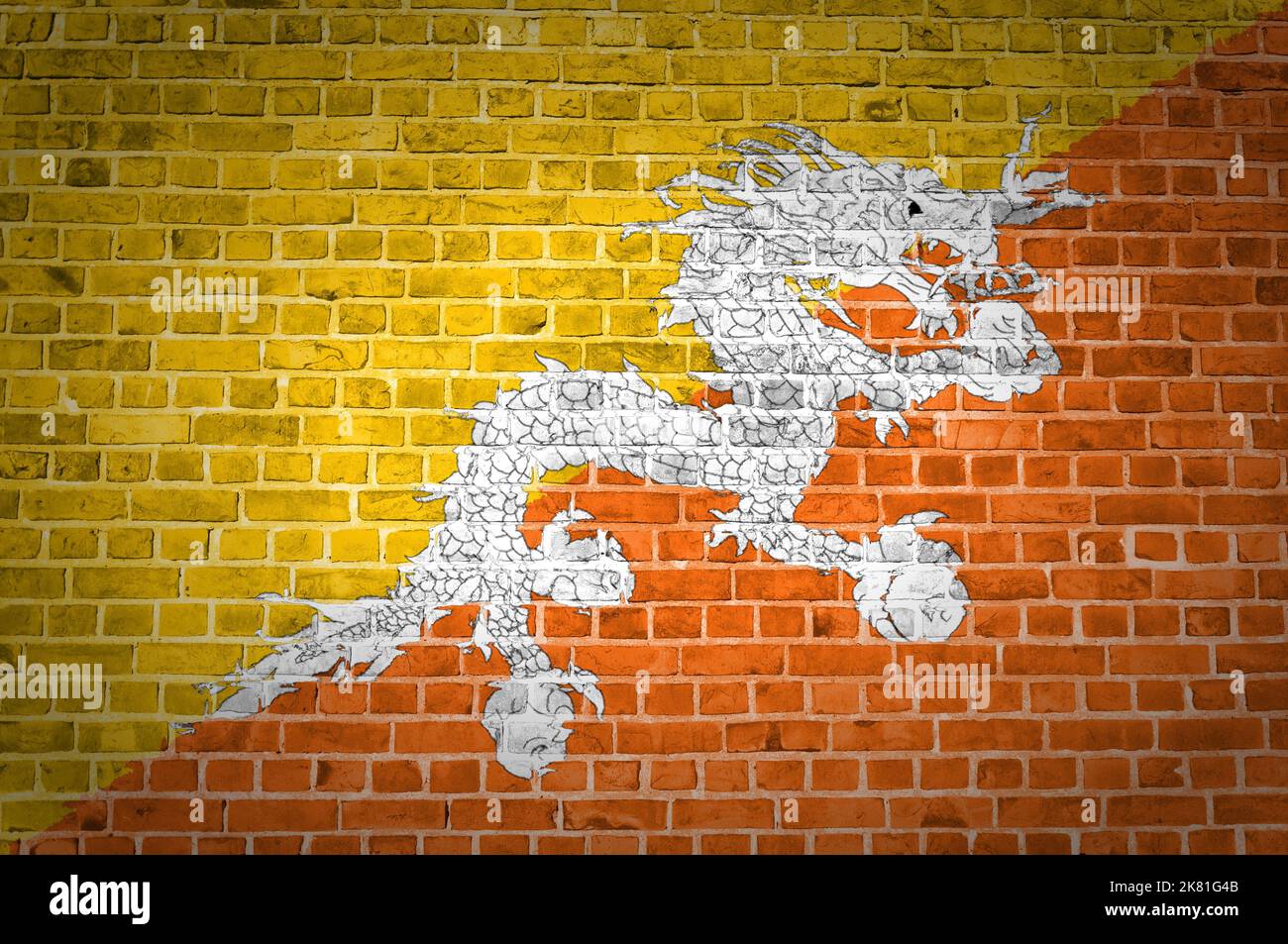 Ein Bild von Bhutan Fahne gemalt auf eine Mauer in innerstädtischer Lage Stockfoto