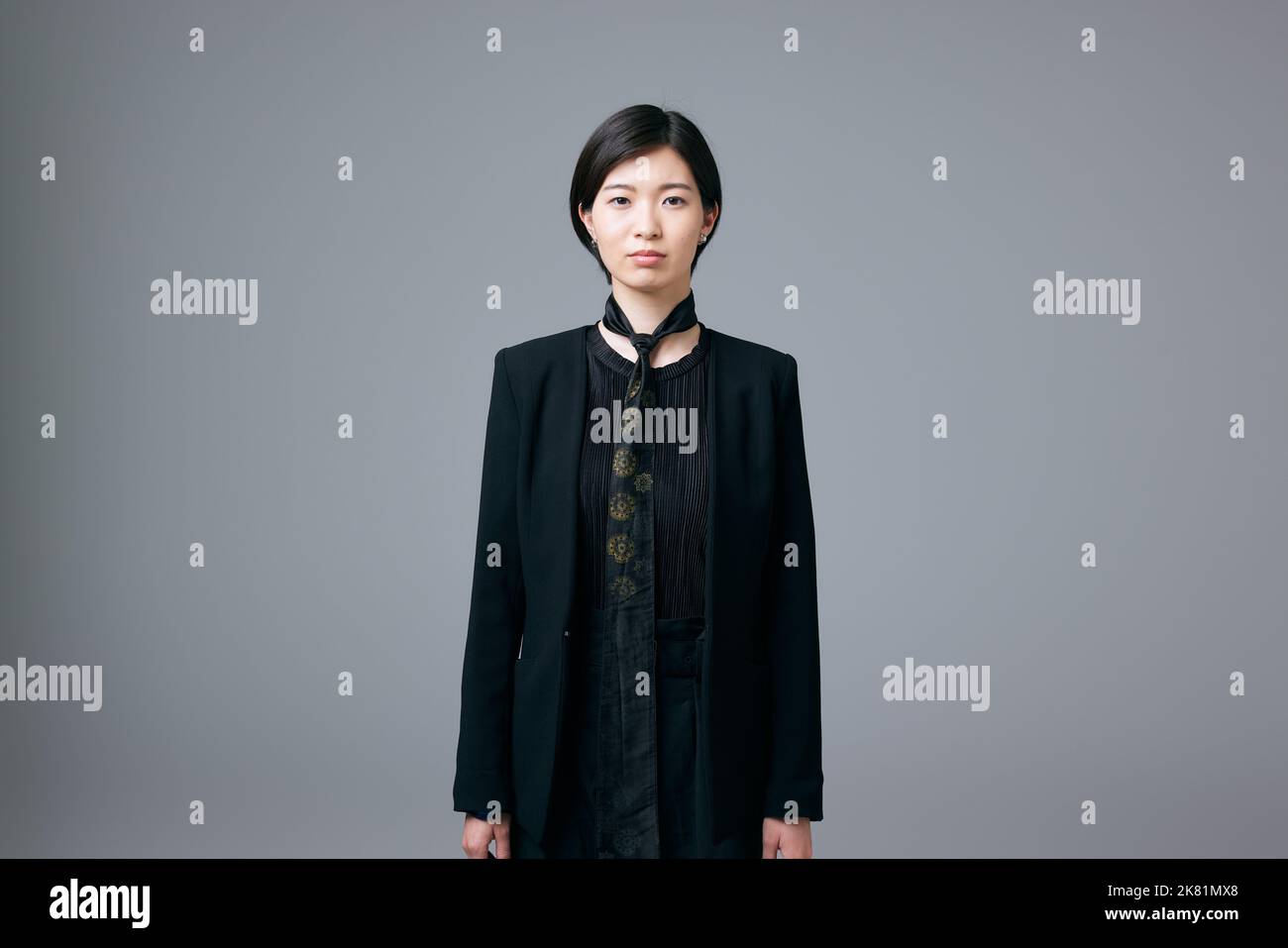Junge japanische Frau Studio Porträt Stockfoto