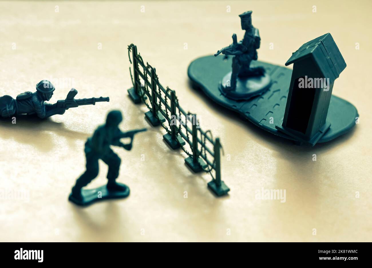 Miniatur Soldaten Figuren in Kriegssituation Stockfoto