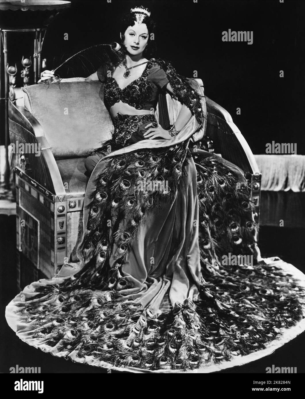 Hedy Lamarr Film Samson and Delilah (USA 1949) Charaktere: Delilah Regie: Cecil B. DeMille 21. Dezember 1949 **WARNUNG** dieses Foto ist nur für redaktionelle Zwecke bestimmt und unterliegt dem Urheberrecht von PARAMOUNT PICTURES und/oder dem von der Film or Production Company beauftragten Fotografen und kann nur durch Veröffentlichungen in Verbindung mit der Werbung für den obigen Film reproduziert werden. Es ist eine obligatorische Gutschrift erforderlich, um BILDER ZU ÜBERSCHNEIDEN. Der Fotograf sollte ebenfalls angerechnet werden, wenn er bekannt ist. Ohne schriftliche Genehmigung der Film Company kann keine kommerzielle Nutzung gewährt werden. Stockfoto