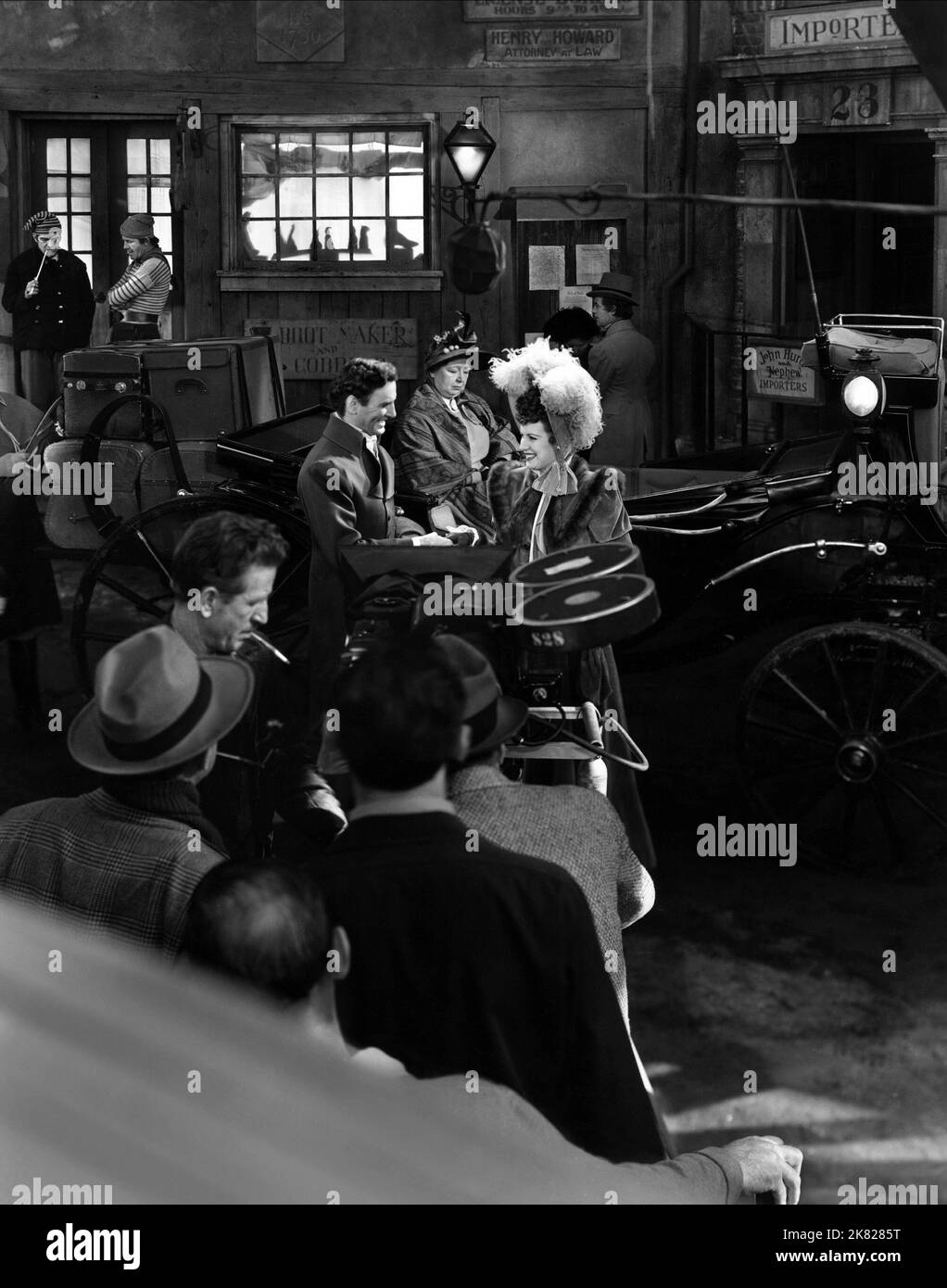 Maureen O'Hara Film Ten Gentlemen from West Point (USA 1942) Charaktere: Carolyn Bainbridge Regie: Henry Hathaway 04. Juni 1942 **WARNUNG** dieses Foto ist nur für redaktionelle Zwecke bestimmt und unterliegt dem Copyright von 20TH CENTURY FOX und/oder dem Fotografen, der von der Film or Production Company zugewiesen wurde. Eine obligatorische Gutschrift für 20TH CENTURY FOX ist erforderlich. Der Fotograf sollte ebenfalls angerechnet werden, wenn er bekannt ist. Ohne schriftliche Genehmigung der Film Company kann keine kommerzielle Nutzung gewährt werden. Stockfoto