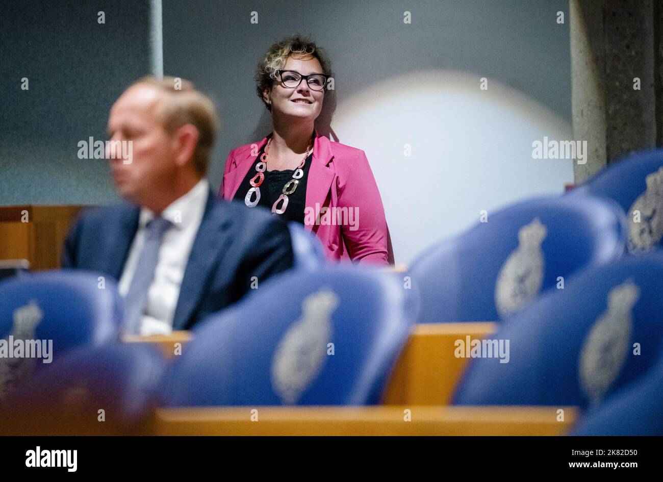 2022-10-20 15:07:56 DEN HAAG - Kees van der Staaij (SGP) und Wieke Paulusma (D66), während der Fortsetzung der Haushaltskonsultationen im Repräsentantenhaus über das Ministerium für Gesundheit, Wohlfahrt und Sport. ANP BART MAAT niederlande Out - belgien Out Stockfoto