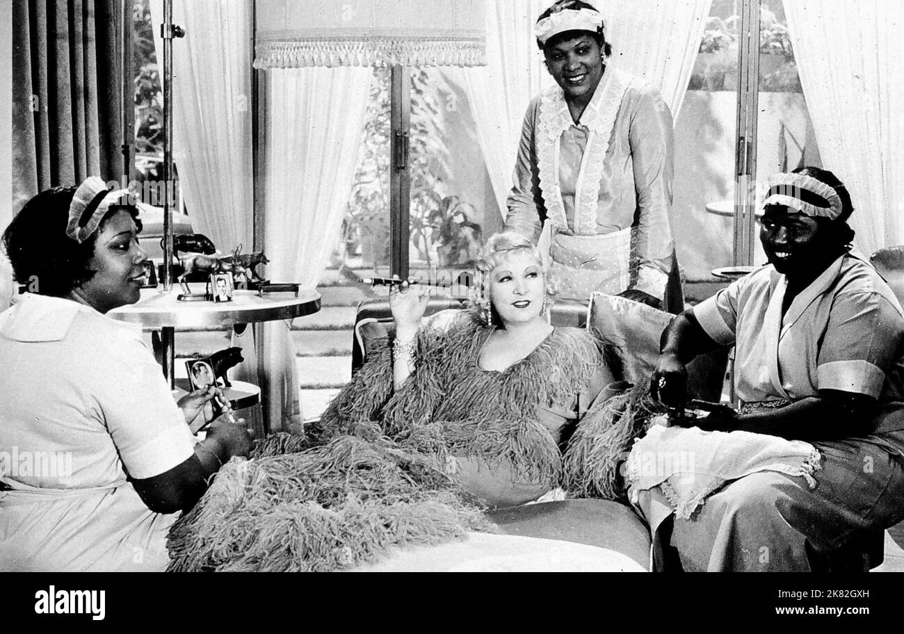 Mae West Film: I'M No Angel (1936) Charaktere: Tira 01 May 1933 **WARNUNG** Dieses Foto ist nur für redaktionelle Zwecke bestimmt und unterliegt dem Copyright von PARAMOUNT und/oder des Fotografen, der von der Film- oder Produktionsfirma beauftragt wurde, und kann nur von Publikationen im Zusammenhang mit der Bewerbung des oben genannten Films reproduziert werden. Eine obligatorische Gutschrift an PARAMOUNT ist erforderlich. Der Fotograf sollte auch bei Bekanntwerden des Fotos gutgeschrieben werden. Ohne schriftliche Genehmigung der Film Company kann keine kommerzielle Nutzung gewährt werden. Stockfoto