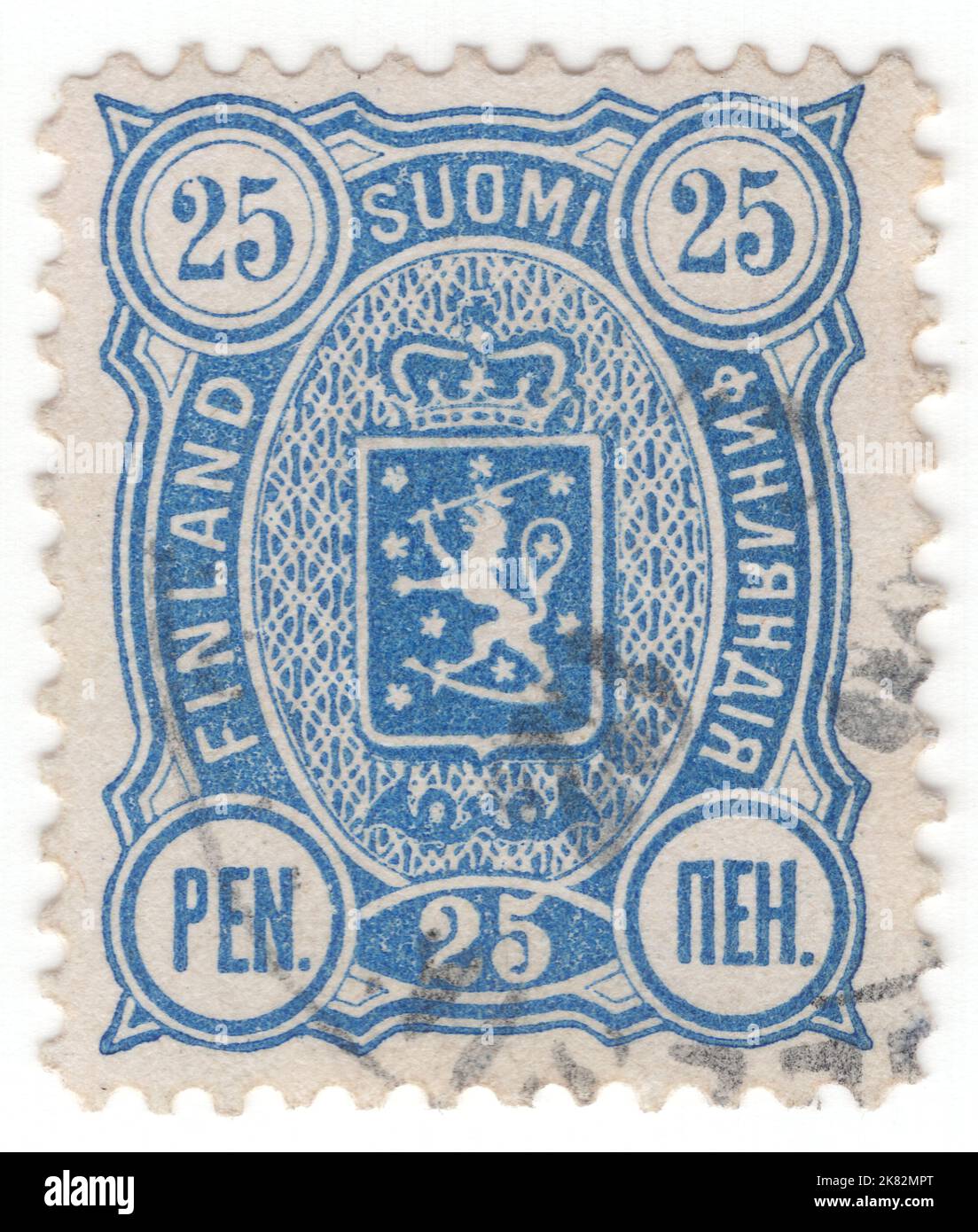 FINNLAND - 1891: Eine penni-ultramarine Briefmarke aus dem Jahr 25 mit Wappen und Posthörnern in ovalem Rahmen Stockfoto
