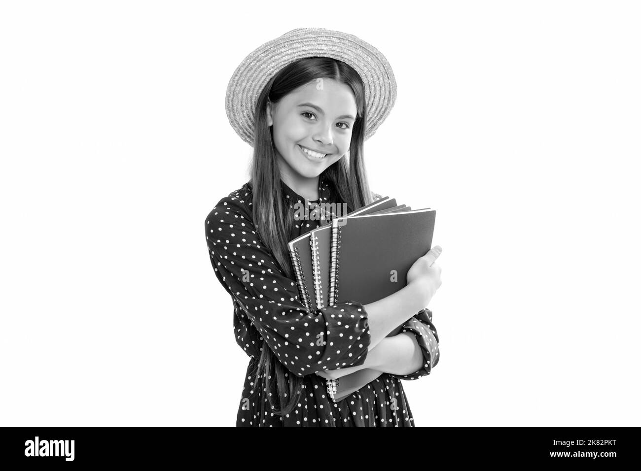 Zurück zur Schule. Kind im Strohhut bereit zum Studium. Entwicklung der Kindheit. Stockfoto