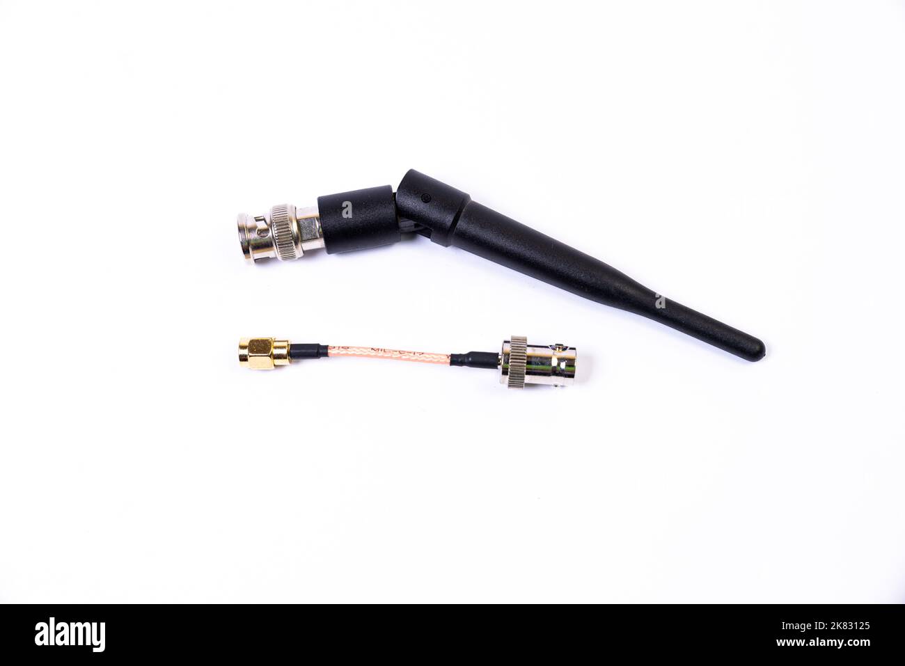 Antennen von Mobilfunksystemen mit WLAN-Hotspot für Router isoliert auf weiß abnehmbar Stockfoto Antennen von Mobilfunksystemen mit WLAN-Hotspot für Router isoliert auf weiß abnehmbar Stockfoto