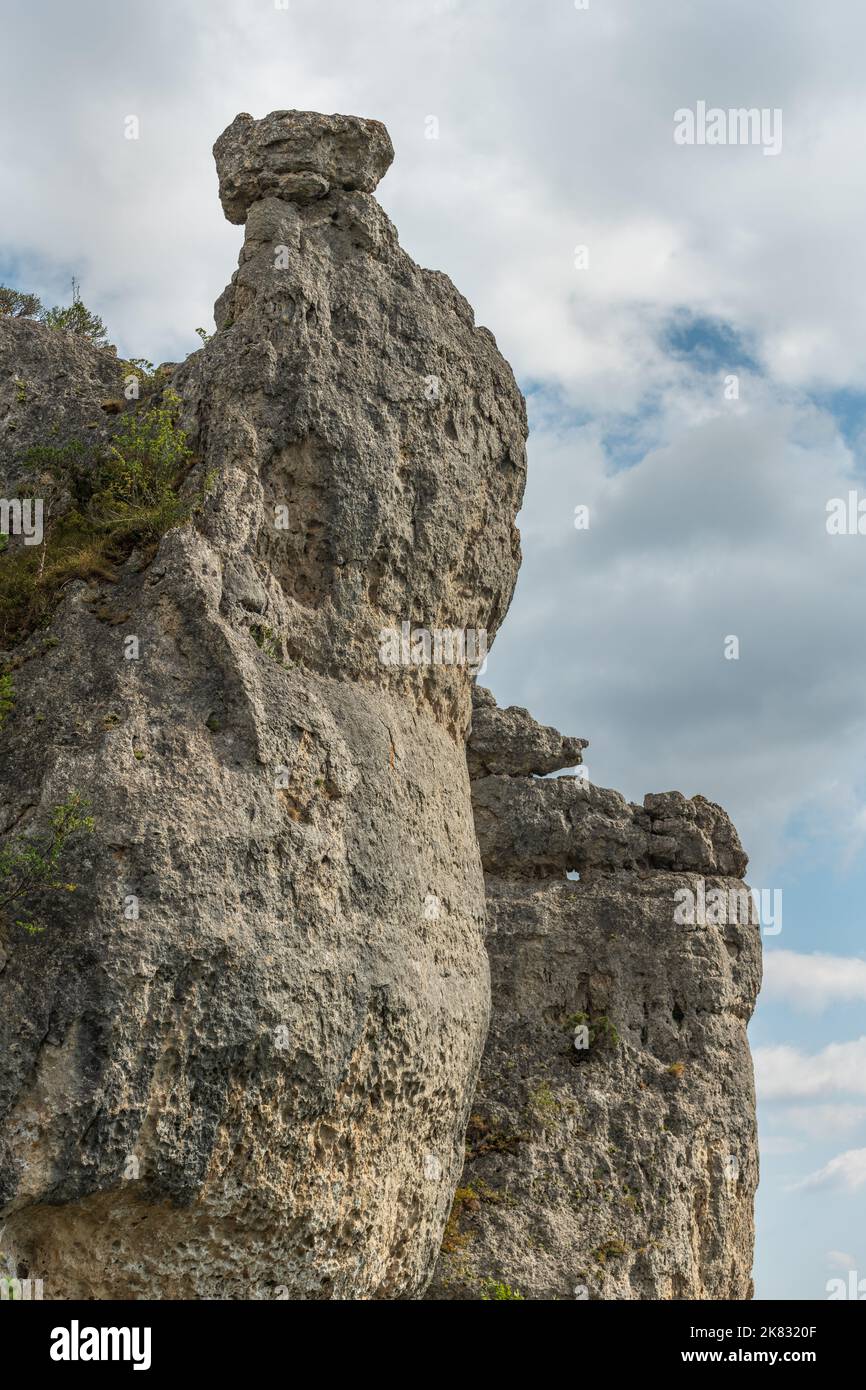 Bemerkenswerter Felsen in der Stadt der Steine, innerhalb des Grands Causses Regional Natural Park, denkmalgeschützte Naturstätte. Aveyron, Cevennes, Frankreich. Stockfoto