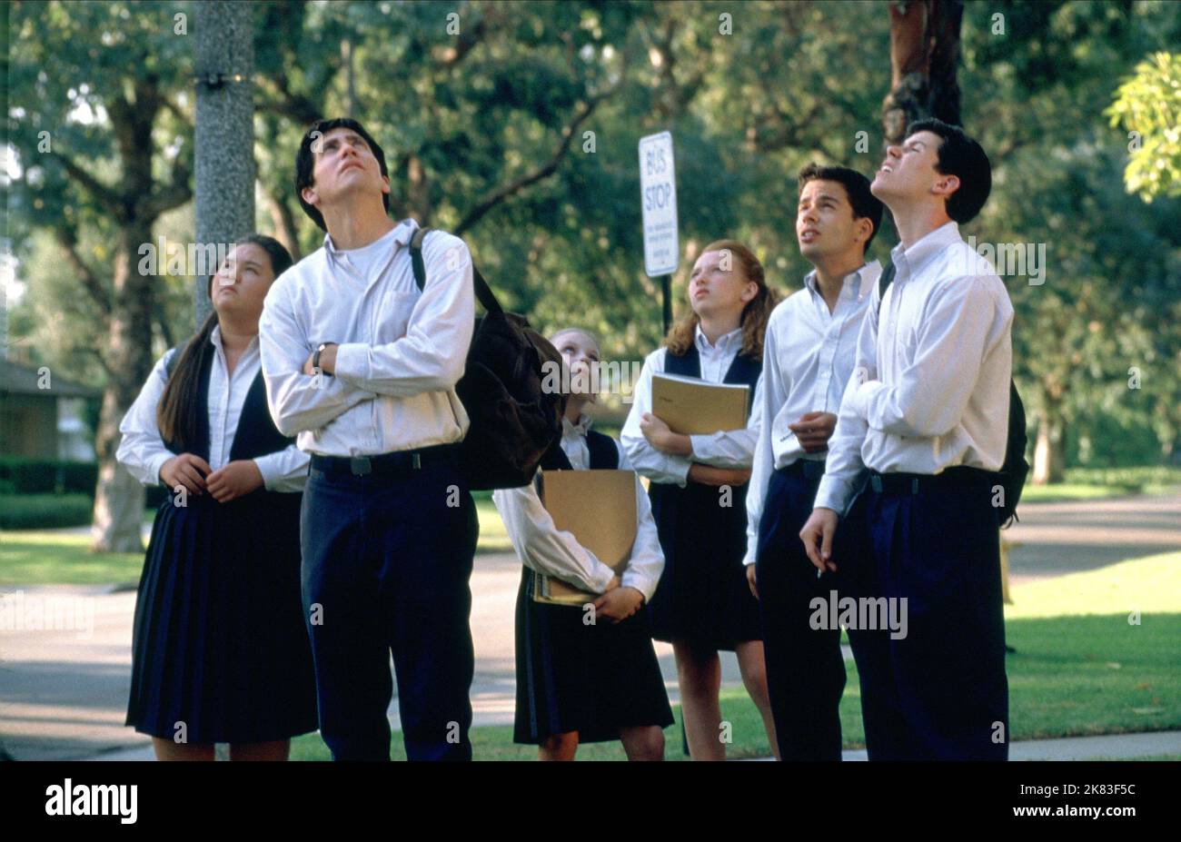 Jolene Purdy, Jake Gyllenhaal, Daveigh Chase, Gary Lundy & Stuart Stone Film: Donnie Darko (USA 2001) Charaktere: Cherita Chen, Donnie Darko, Samantha Darko, Sean Smith, Ronald Fisher Regie: Richard Kelly 19 January 2001 **WARNUNG** Dieses Foto ist nur für den redaktionellen Gebrauch bestimmt und unterliegt dem Copyright von 20. CENTURY FOX und/oder des Fotografen, der von der Film- oder Produktionsfirma beauftragt wurde, und kann nur von Publikationen im Zusammenhang mit der Bewerbung des oben genannten Films reproduziert werden. Eine obligatorische Gutschrift an 20. CENTURY FOX ist erforderlich. Der Fotograf sollte auch bei Bekanntwerden des Fotos gutgeschrieben werden. Kein Kommerc Stockfoto