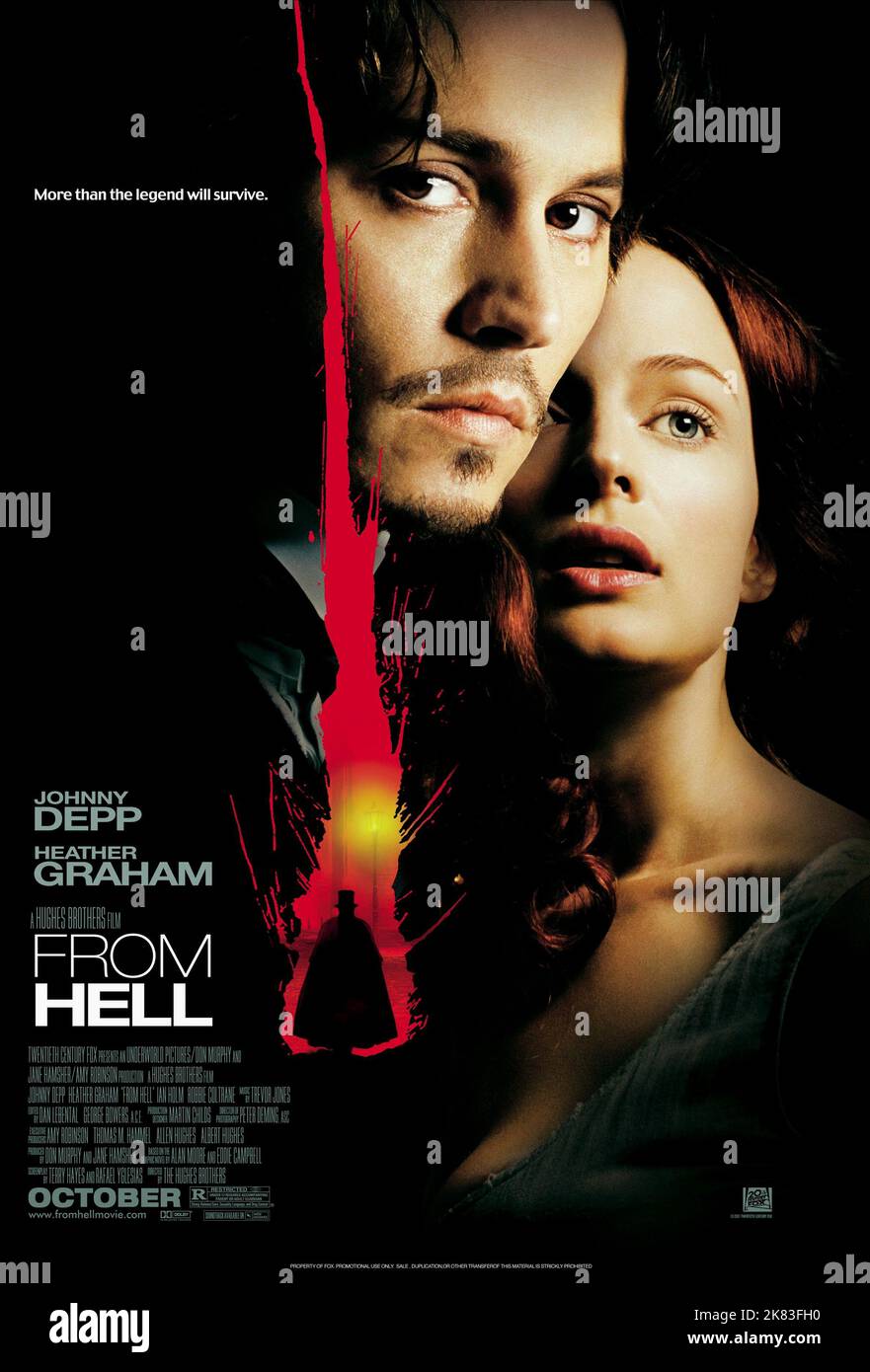 Johnny Depp & Heather Graham Film: From Hell (USA 2001) Charaktere: Inspector Frederick Abberline & Mary Kelly Regie: Albert Hughes, Allen Hughes 08. September 2001 **WARNUNG** Dieses Foto ist nur für den redaktionellen Gebrauch bestimmt und unterliegt dem Copyright von 20. CENTURY FOX und/oder des Fotografen, der von der Film- oder Produktionsfirma beauftragt wurde und darf nur durch Publikationen im Zusammenhang mit der Bewerbung des oben genannten Films reproduziert werden. Eine obligatorische Gutschrift an 20. CENTURY FOX ist erforderlich. Der Fotograf sollte auch bei Bekanntwerden des Fotos gutgeschrieben werden. Eine kommerzielle Nutzung kann ohne schriftliche Genehmigung des nicht gewährt werden Stockfoto