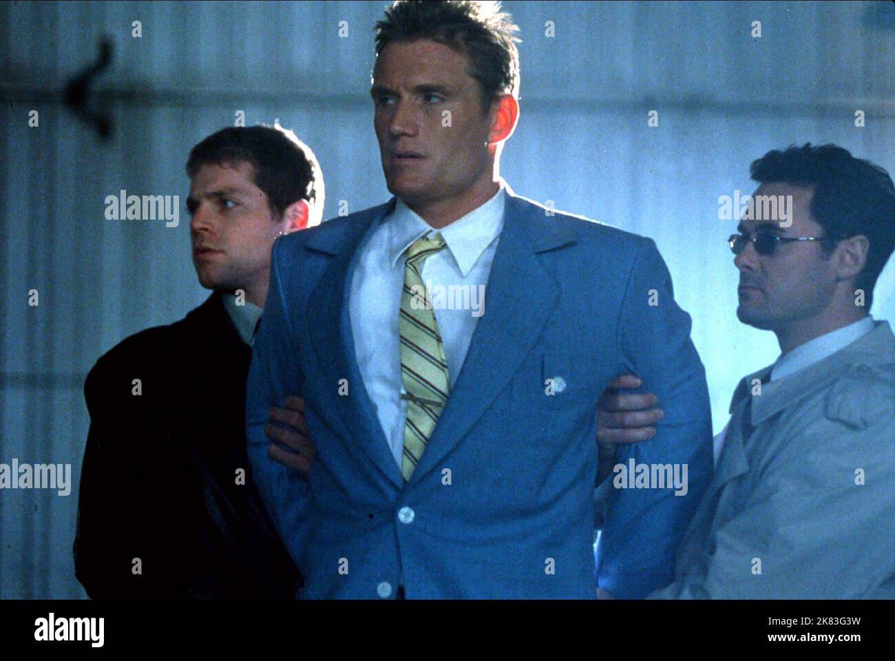 Dolph Lundgren Film: Hidden Agenda (CAN 2001) Charaktere: Jason Price / Titel auch: 'Concept of Fear' Regie: Marc S. Grenier 13 May 2001 **WARNUNG** Dieses Foto ist nur für den redaktionellen Gebrauch bestimmt und unterliegt dem Copyright der VON der Film- oder Produktionsfirma beauftragten VERBREITUNG VON HOCHFLIEGERN und/oder des Fotografen und kann nur durch Publikationen im Zusammenhang mit der Bewerbung des oben genannten Films reproduziert werden. Eine obligatorische Gutschrift für DIE VERTEILUNG VON FLUGBLÄTTERN ist erforderlich. Der Fotograf sollte auch bei Bekanntwerden des Fotos gutgeschrieben werden. Ohne schriftliche Genehmigung der Film Compa kann keine kommerzielle Nutzung gewährt werden Stockfoto