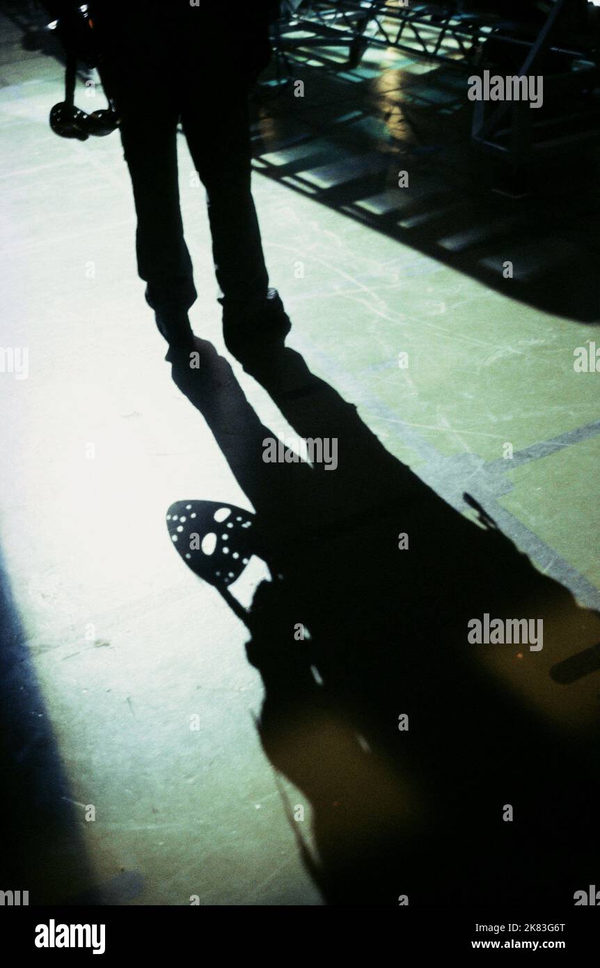 Kane Hodder Film: Jason X (2001) Charaktere: Jason Voorhees Regie: James Isaac 24 July 2001 **WARNUNG** Dieses Foto ist nur für redaktionelle Zwecke bestimmt und unterliegt dem Copyright der NEUEN LINIE und/oder des Fotografen, der von der Film- oder Produktionsfirma beauftragt wurde und darf nur von Publikationen im Zusammenhang mit der Bewerbung des oben genannten Films reproduziert werden. Eine obligatorische Gutschrift für NEUE POSITION ist erforderlich. Der Fotograf sollte auch bei Bekanntwerden des Fotos gutgeschrieben werden. Ohne schriftliche Genehmigung der Film Company kann keine kommerzielle Nutzung gewährt werden. Stockfoto