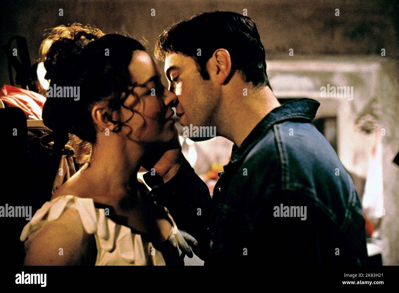 Olivia Williams, James Nesbitt Film: Lucky Break (2001) Charaktere: Annabel Sweep / Lady Hamilton in Show,James 'Jimmy' Hands / Lord Nelson in Show Regie: Peter Cattaneo 24. August 2001 **WARNUNG** Dieses Foto ist nur für redaktionelle Zwecke bestimmt und unterliegt dem Copyright von KANAL 4 und/oder dem Fotografen, der von der Film- oder Produktionsfirma beauftragt wurde, und kann nur von Publikationen im Zusammenhang mit der Bewerbung des oben genannten Films reproduziert werden. Eine obligatorische Gutschrift für KANAL 4 ist erforderlich. Der Fotograf sollte auch bei Bekanntwerden des Fotos gutgeschrieben werden. Ohne schriftliche Genehmigung kann keine kommerzielle Nutzung gewährt werden Stockfoto