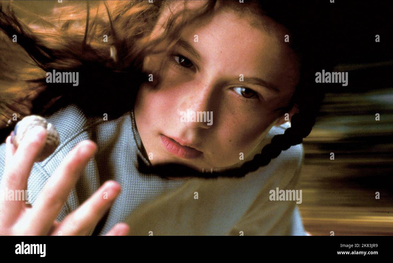 Alexa Vega Film: Spy Kids (2001) Charaktere: Carmen Cortez Regie: Robert Rodriguez 18 March 2001 **WARNUNG** Dieses Foto ist nur für den redaktionellen Gebrauch bestimmt und unterliegt dem Copyright von DIMENSION FILMS und/oder des Fotografen, der von der Film- oder Produktionsfirma beauftragt wurde und darf nur von Publikationen im Zusammenhang mit der Bewerbung des oben genannten Films reproduziert werden. Eine obligatorische Gutschrift für DIE DIMENSIONIERUNG VON FILMEN ist erforderlich. Der Fotograf sollte auch bei Bekanntwerden des Fotos gutgeschrieben werden. Ohne schriftliche Genehmigung der Film Company kann keine kommerzielle Nutzung gewährt werden. Stockfoto