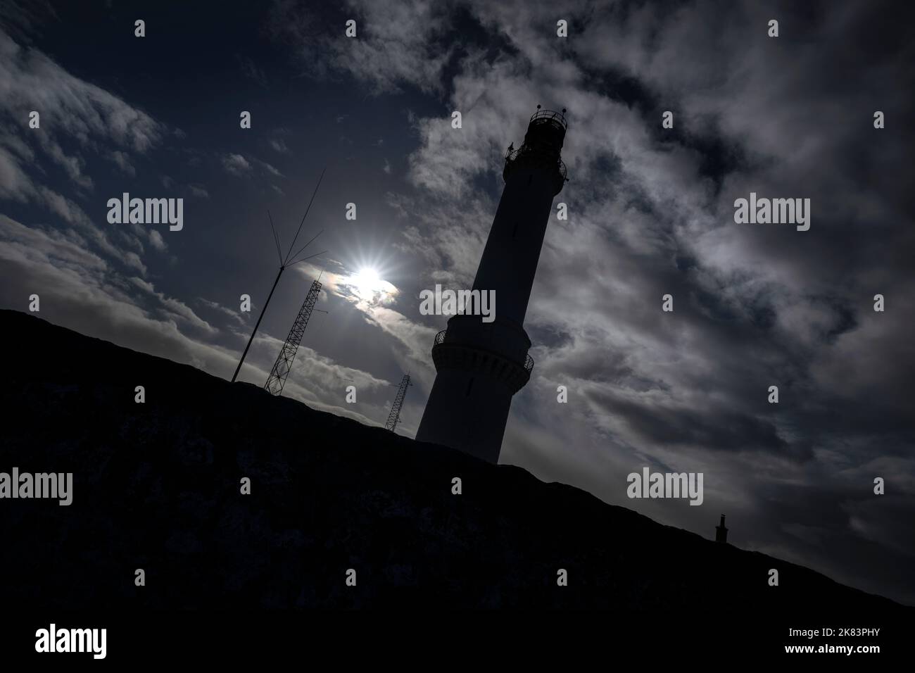 Silhouette des Girdle Ness Lighthouse in Aberdeen. Stockfoto