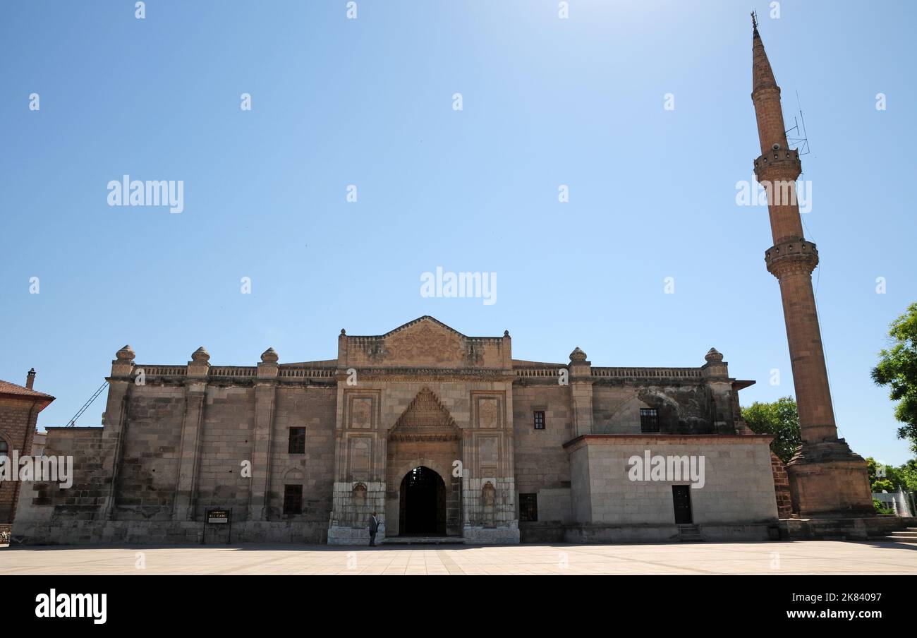 Die große Moschee in Aksaray, Türkei, wurde im 15.. Jahrhundert erbaut. Stockfoto