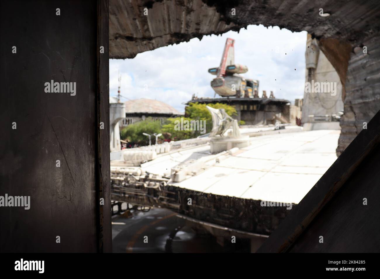 Verschwommenes Millennium Falcon und Star Wars Raumschiff aus der Innenansicht, Stock Photo Stockfoto