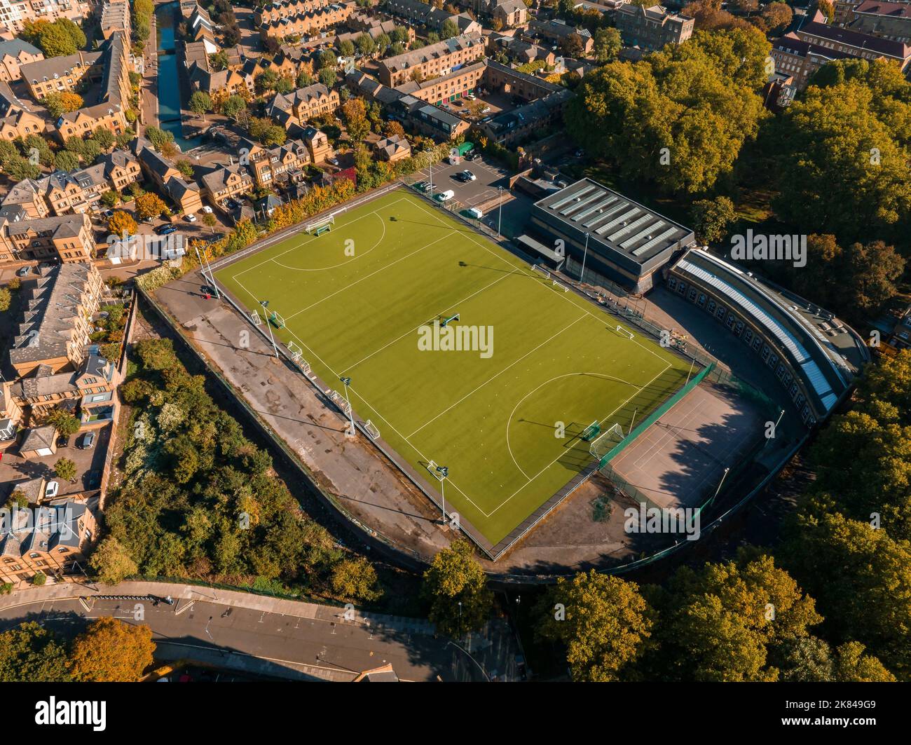 Fußballplatz im Zentrum von London. Luftaufnahme von London. Stockfoto