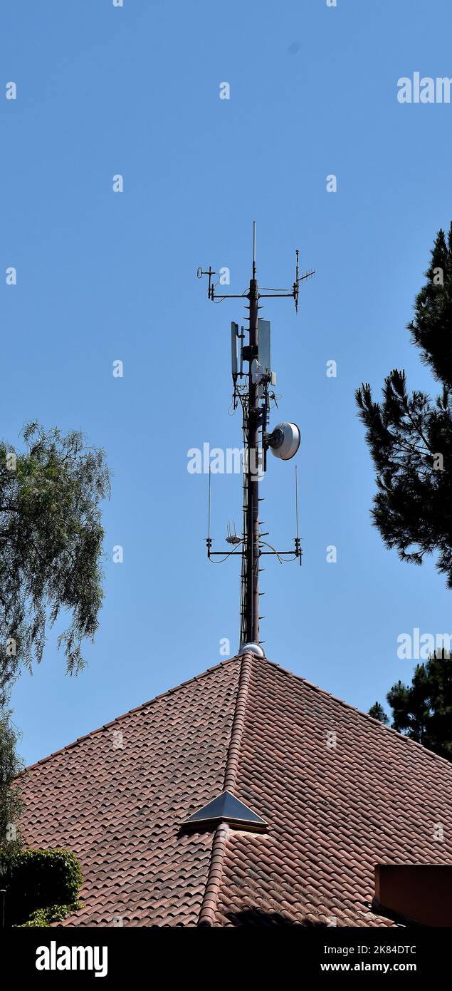 Kommunikationsturm auf dem Rathaus in Union City, Kalifornien Stockfoto