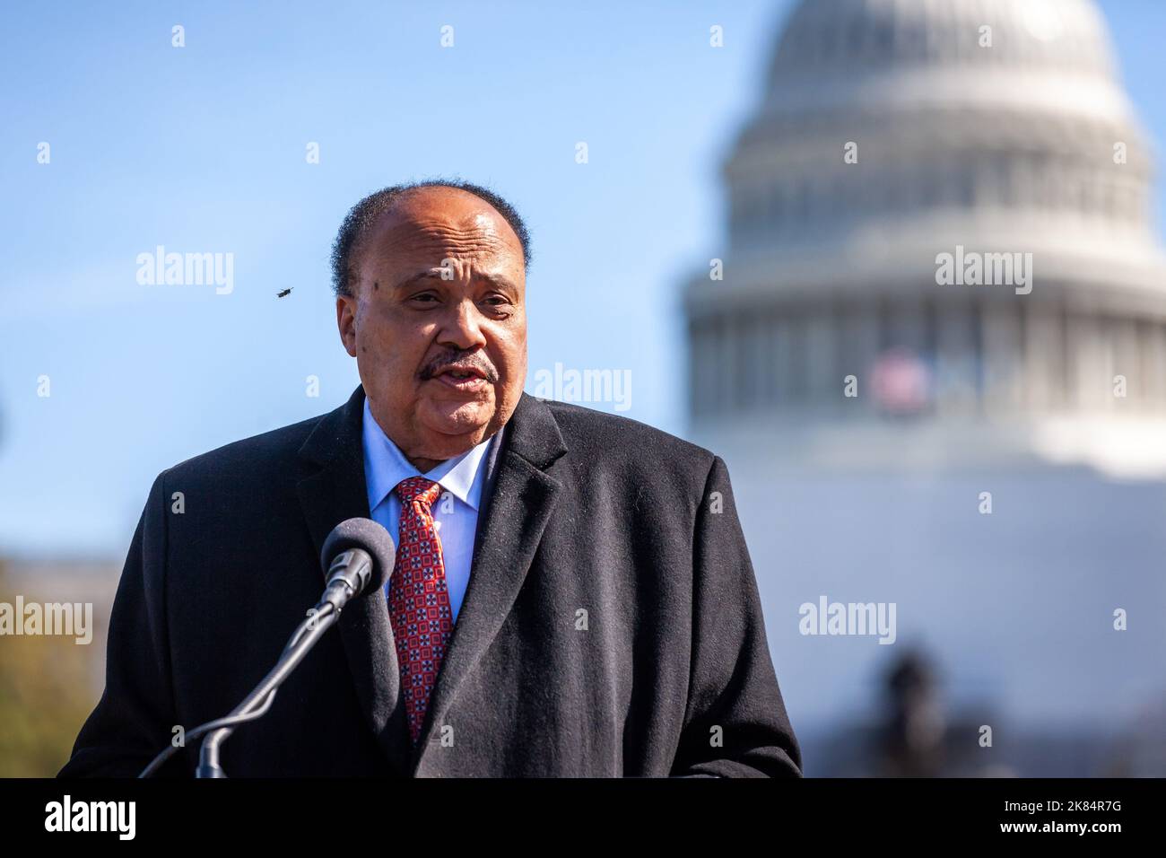 Washington DC, USA. 20. Oktober 2022. Martin Luther King III. Spricht bei einer Kundgebung und fordert Schutz und Respekt für Wähler, Wähler und Wahlhelfer. Die Veranstaltung war eine von mehr als 75 landesweit von der Kampagne für die öffentliche Bürgerdemokratie veranstalteten Veranstaltungen, um freie und faire Wahlen und Gerechtigkeit für den gewalttätigen Angriff auf die Demokratie am 6. Januar 2021 zu fordern. Trumps Bemühungen, die Ergebnisse der Wahlen 2020 zu kimmen, haben das Vertrauen von Millionen von Amerikanern in die Wahlintegrität untergraben und stellen eine ernsthafte Bedrohung für die Demokratie in den Vereinigten Staaten dar. Kredit: SOPA Images Limited/Alamy Live Nachrichten Stockfoto